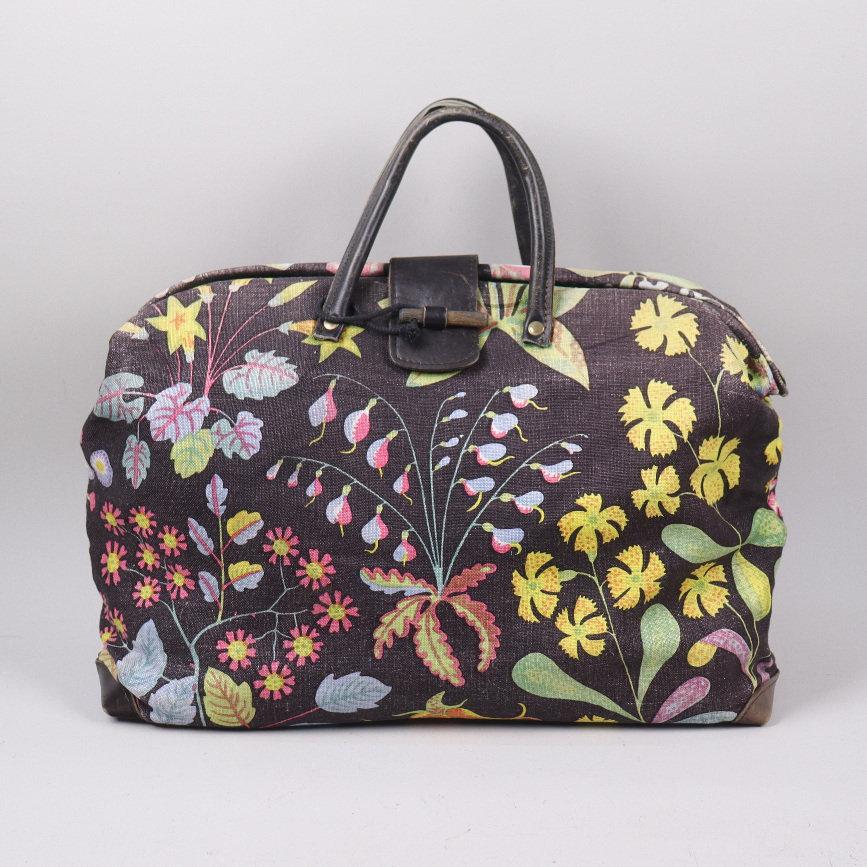 JOSEF FRANK. "Under Ekvatorn", väska, Firma Svenskt Tenn.