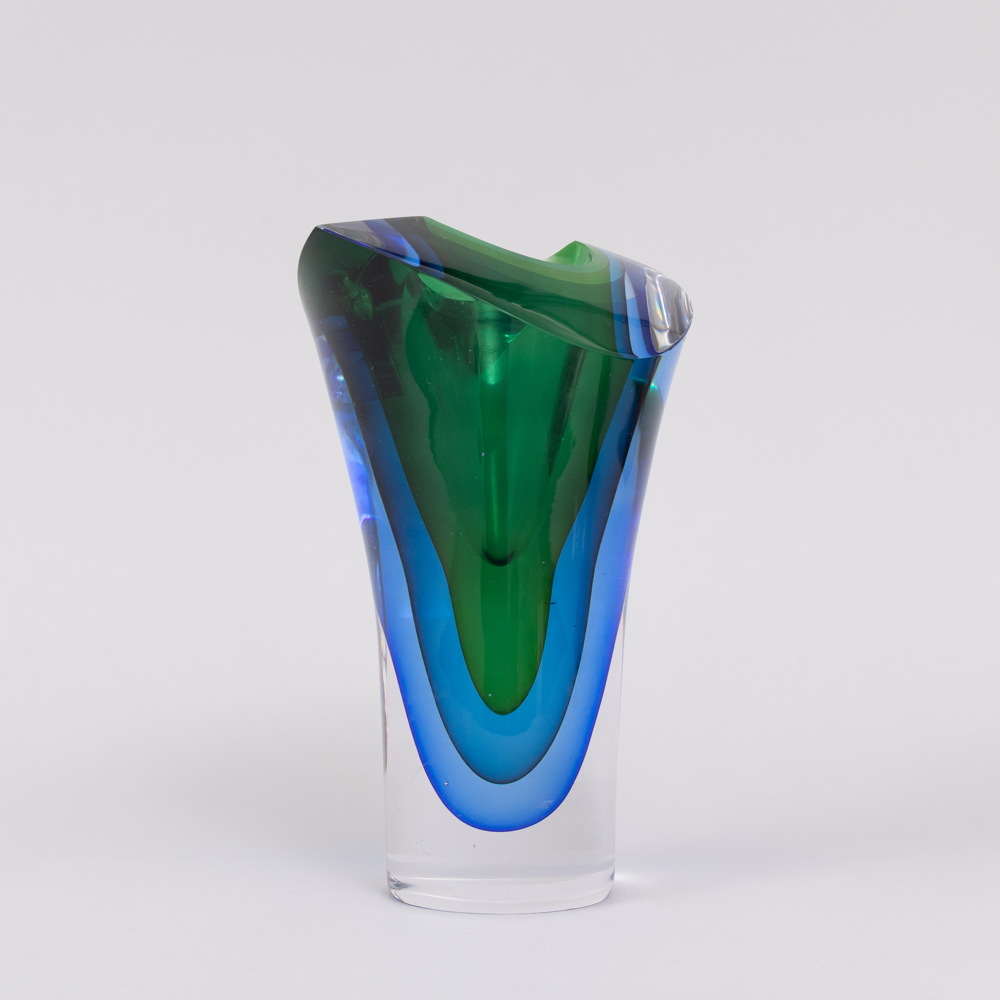 MONA MORALES-SCHILDT. Vas, underfångsglas, Kosta.