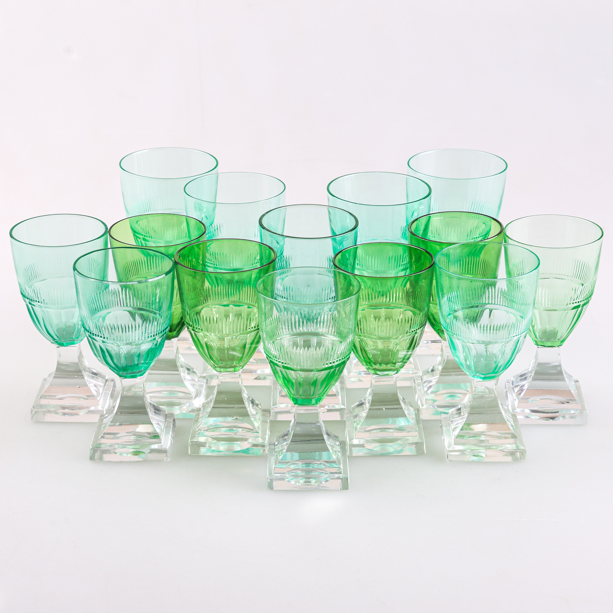 GLAS, 14 delar, gröntonade, 1900-talets första hälft.