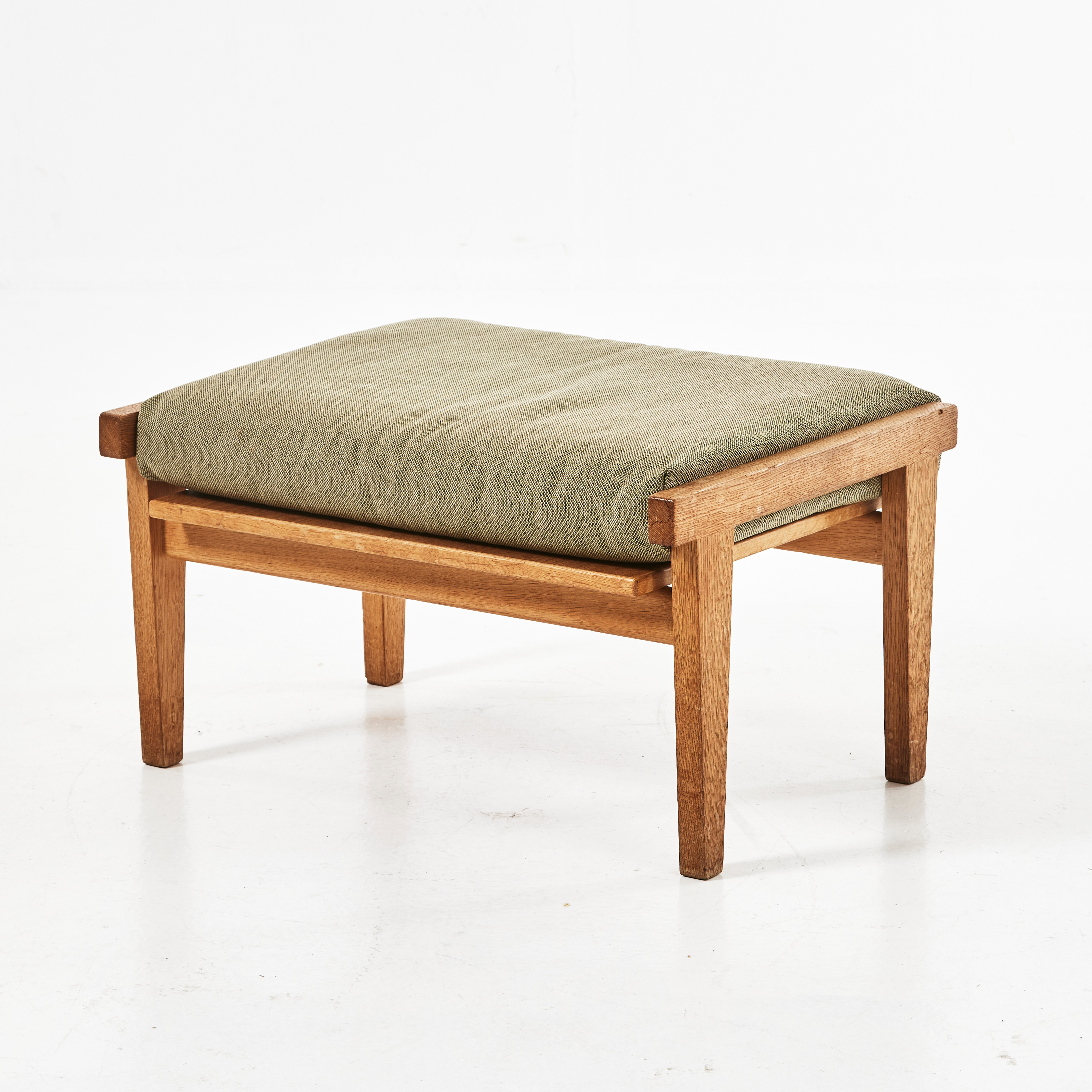 HANS J WEGNER. Pall modell GE 370, Getama, designår 1969. Brännmärkt Getama Gedsted Denmark.