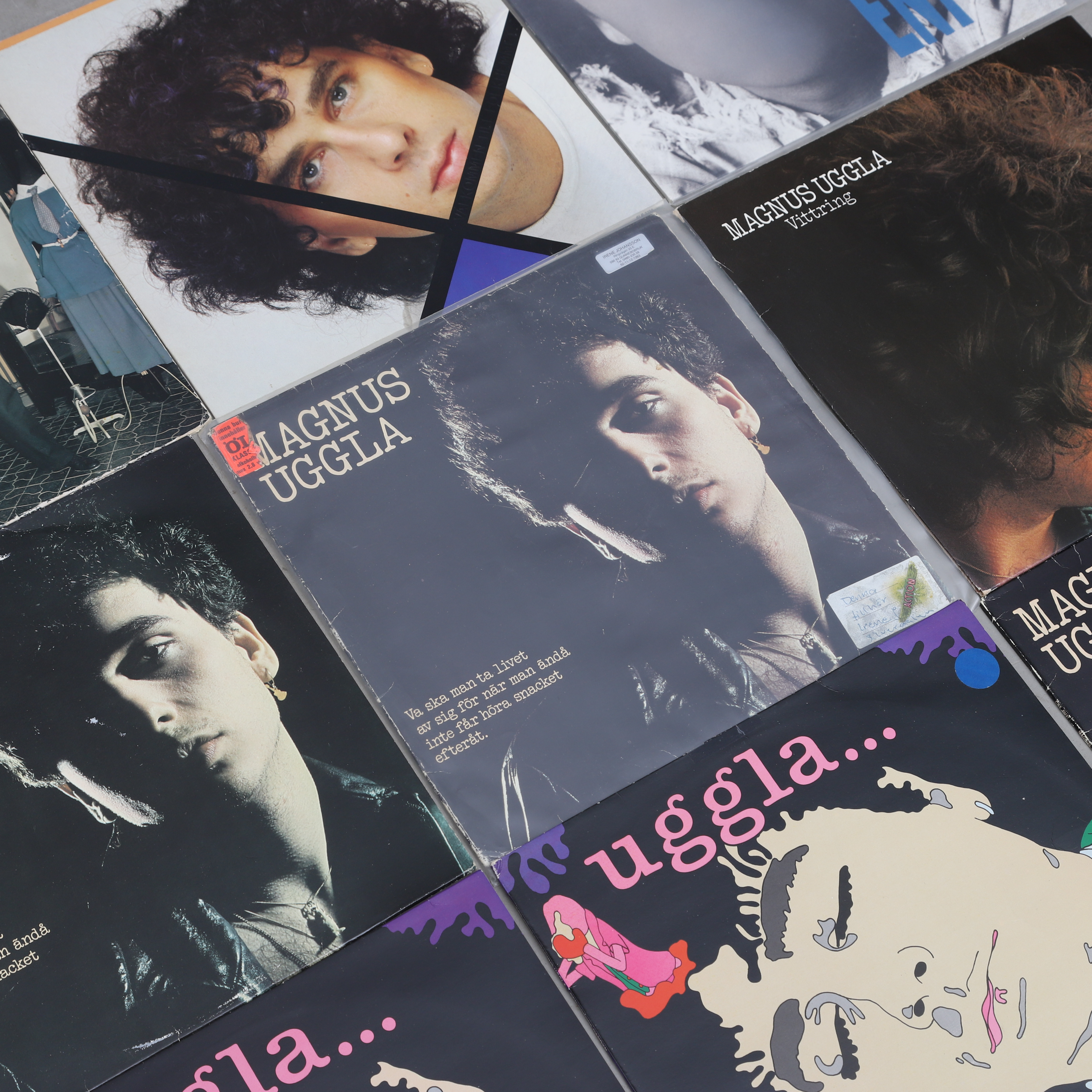 VINYLSKIVOR, 13 st, Magnus Uggla, b.la. "Den döende dandyn"/ "Välkommen till folkhemmet".