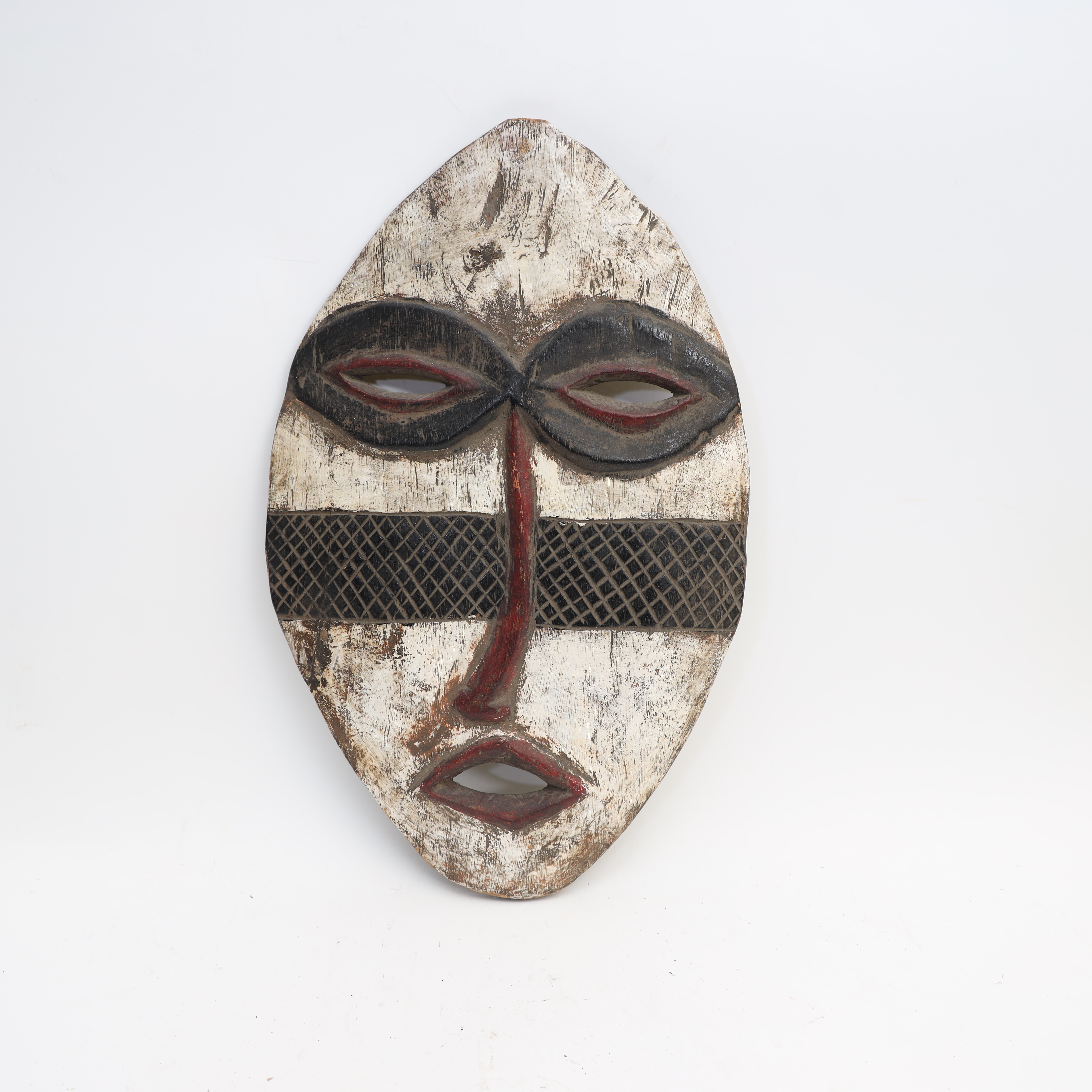 MASK, Afrika, skuret och bemålat trä, 1900-tal.