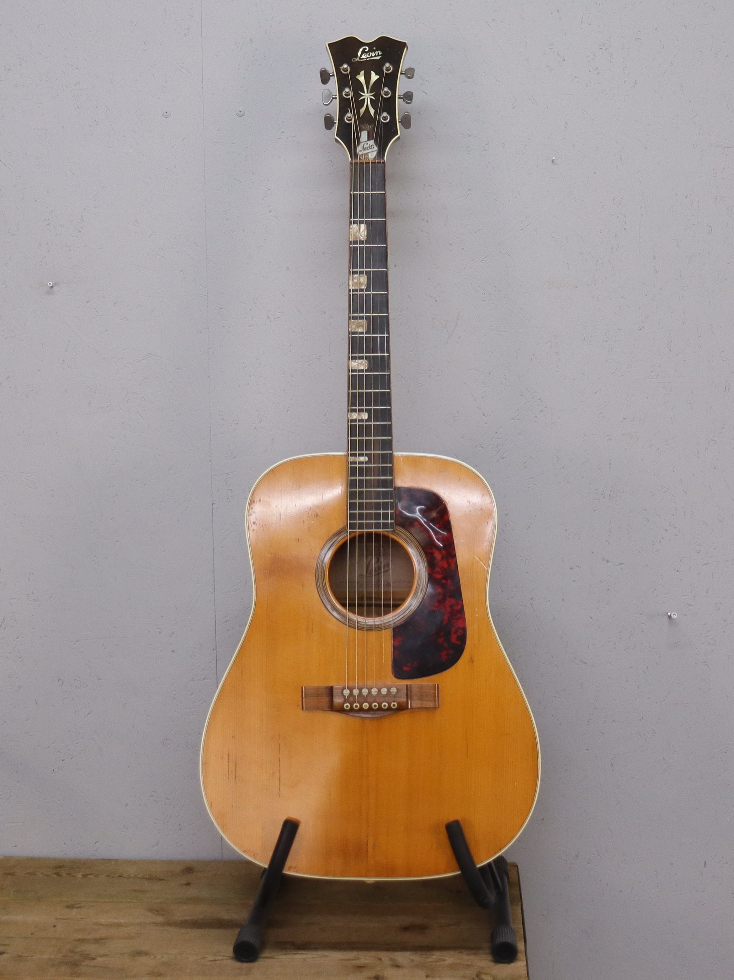 GITARR, Levin Model 174, akustisk, stålsträngad.