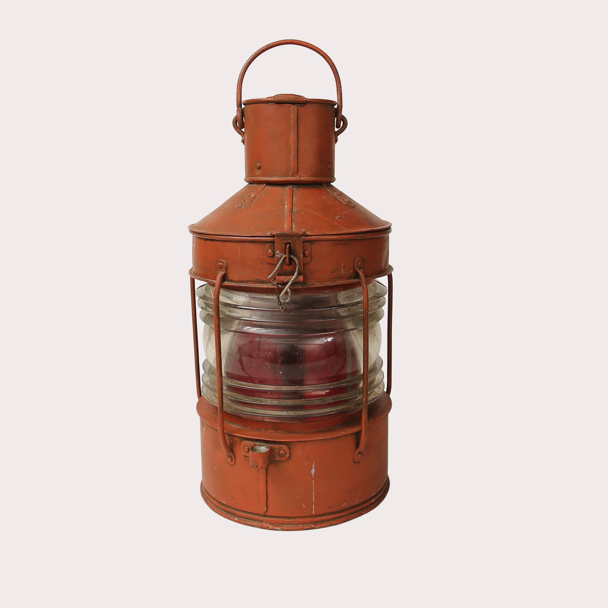 ANKARLANTERNA, plåt, glas, brunröd färg, omkring 1900-talets andra fjärdedel.
