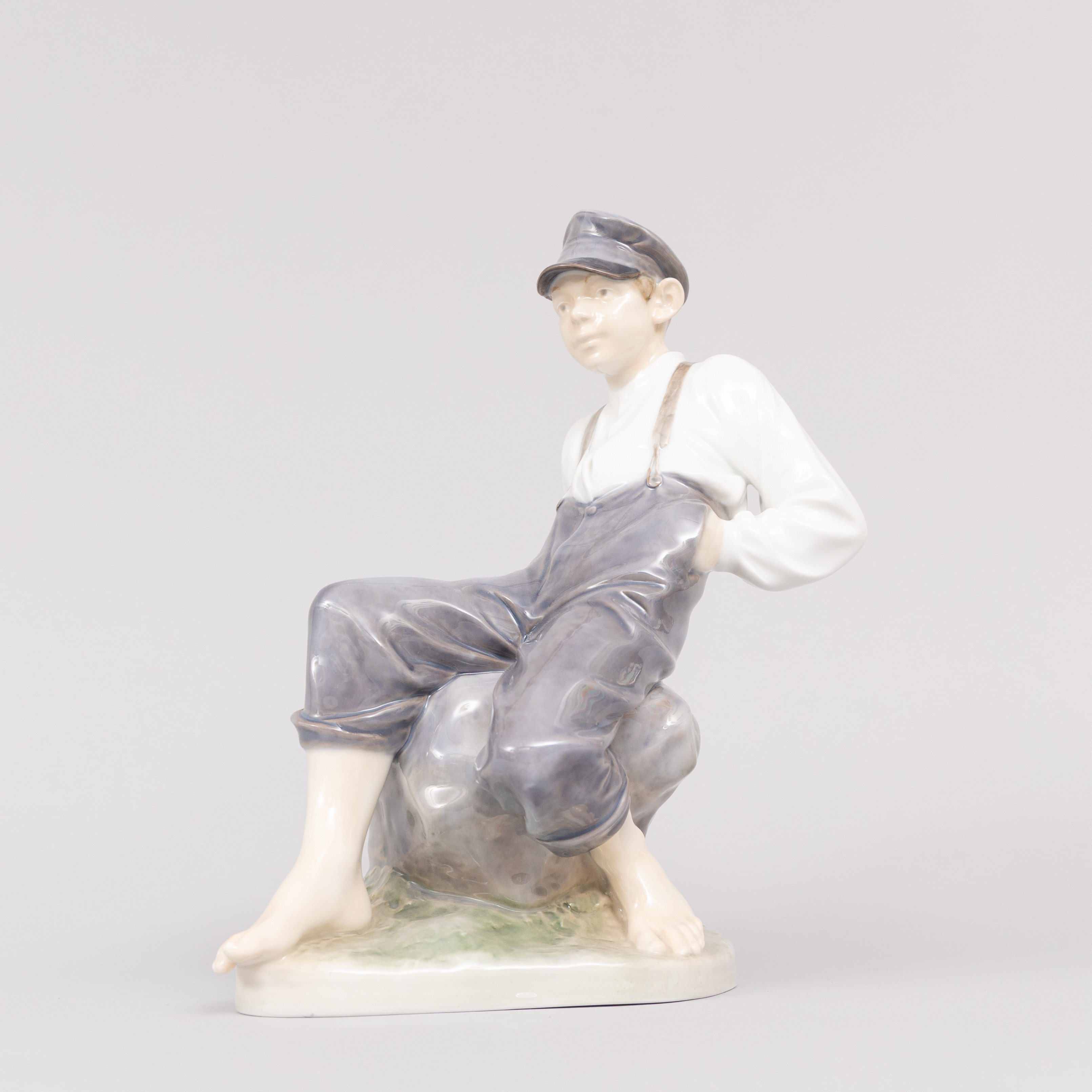FIGURIN, Vallpojke, porslin, Royal Copenhagen, Denmark.