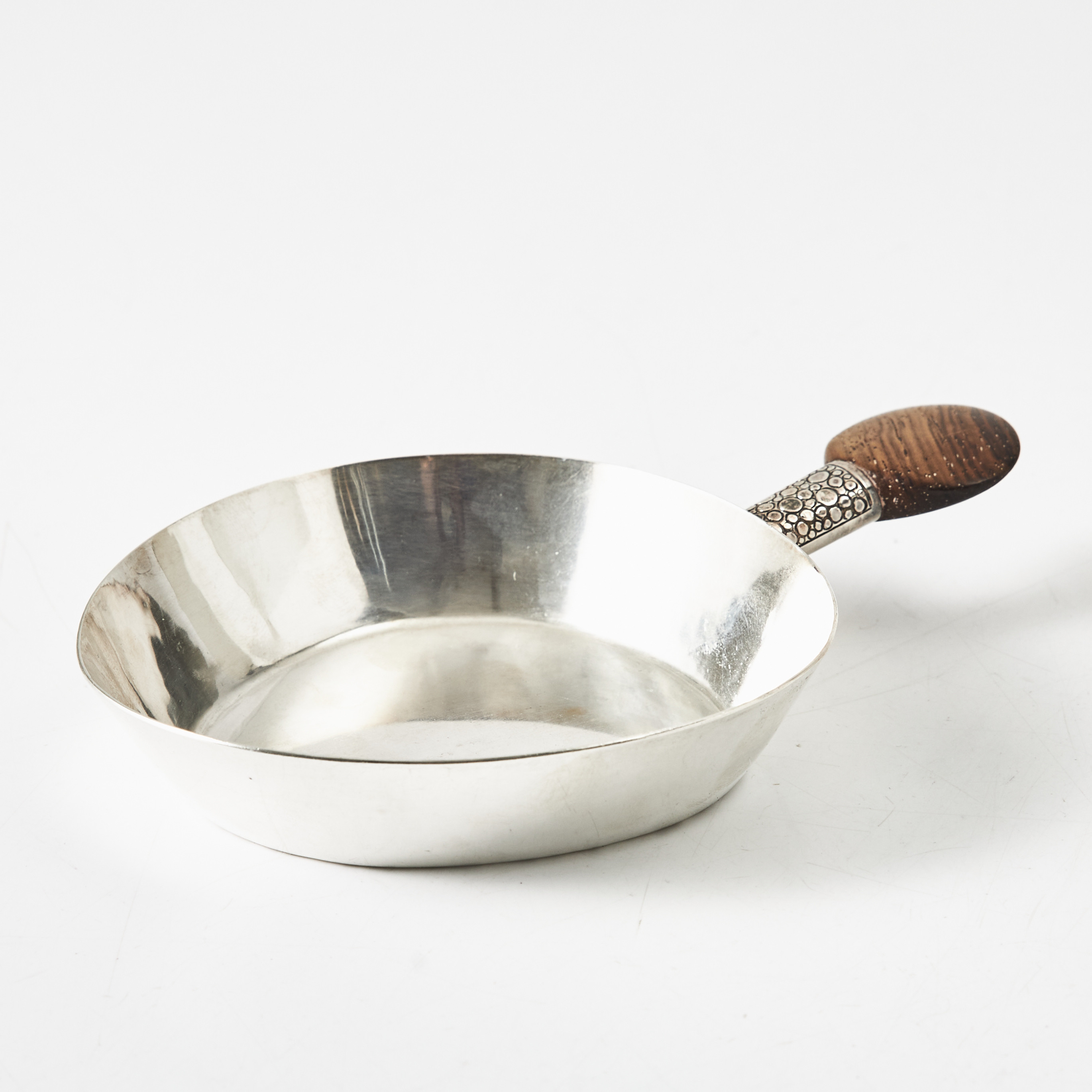 W.A. BOLIN, skål, sterlingsilver med handtag delvis av trä, 1960.
