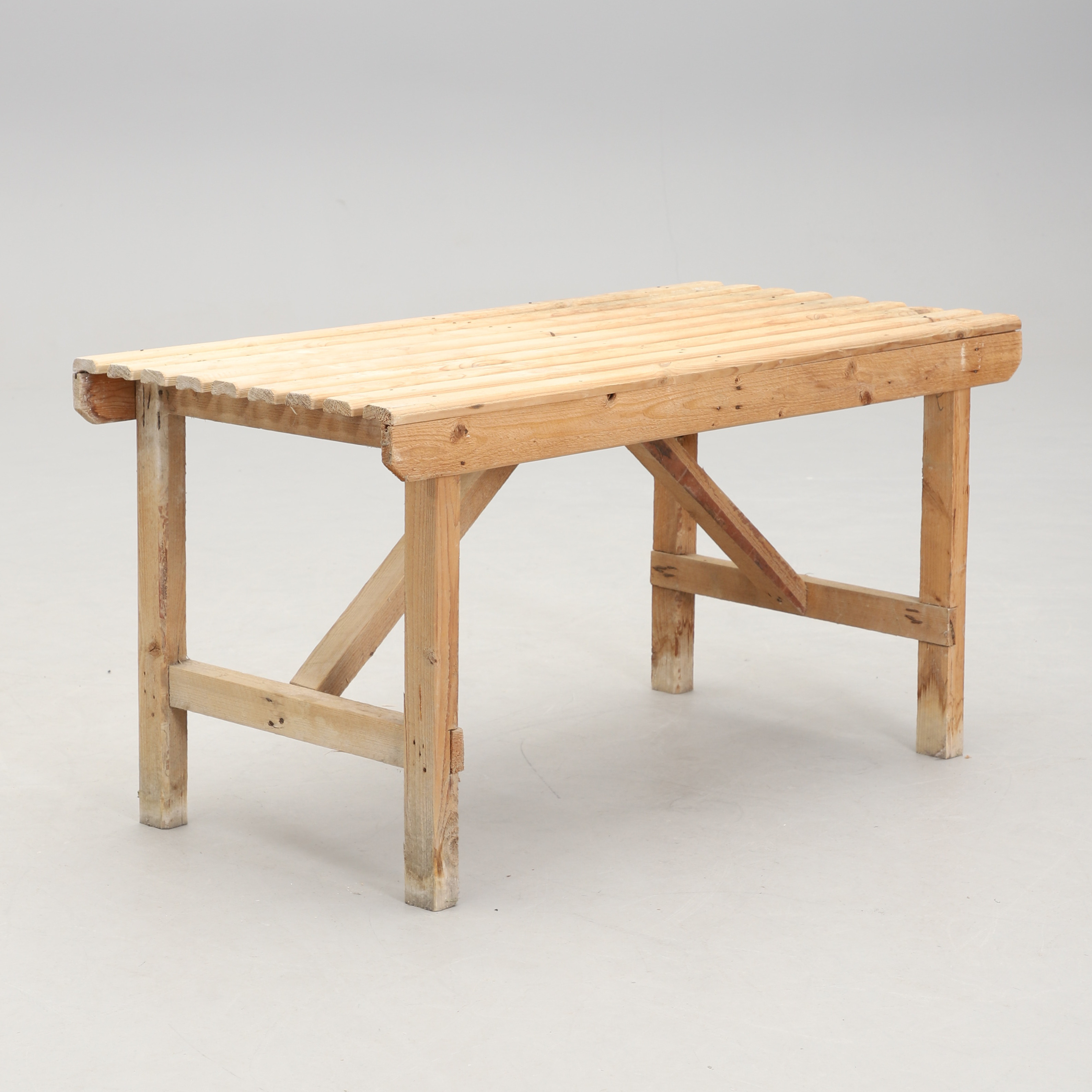 BÄNK / BORD, furu, 1900-talets andra hälft.