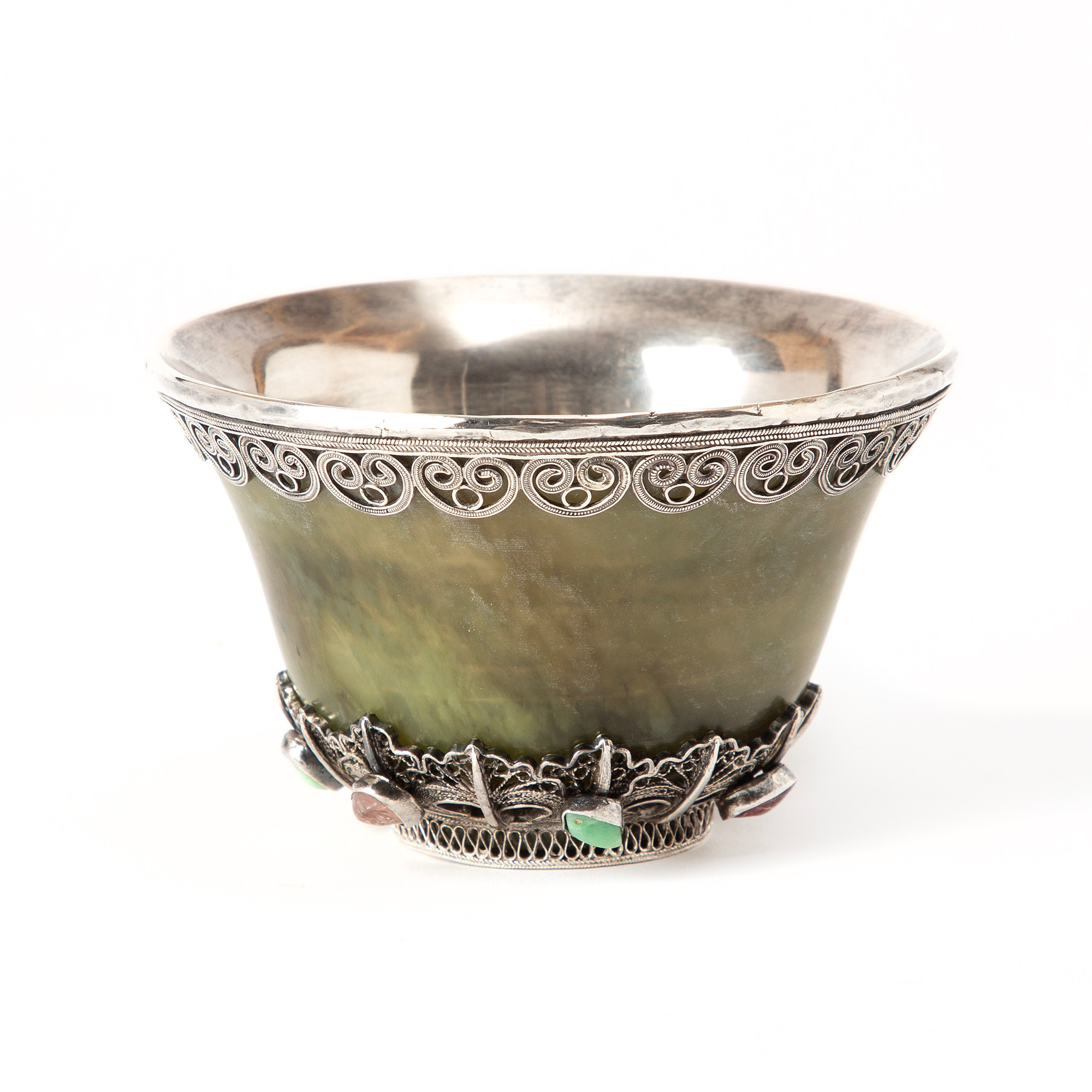 TESKÅL, filigranarbete i silver, skål sannolikt i jade, Kina.