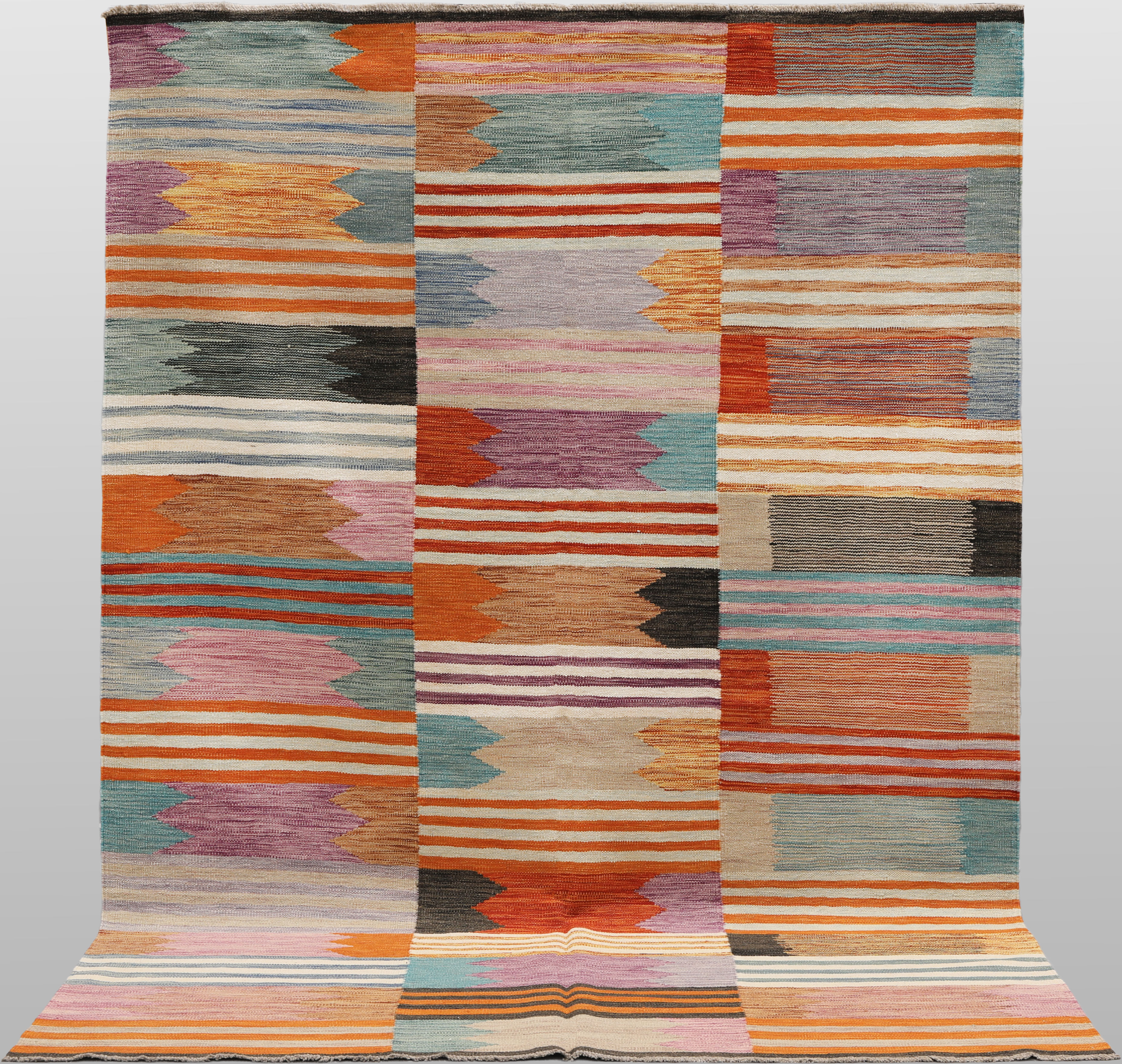 ORIENTMATTA. Kelim modern design, 247 x 176 cm.