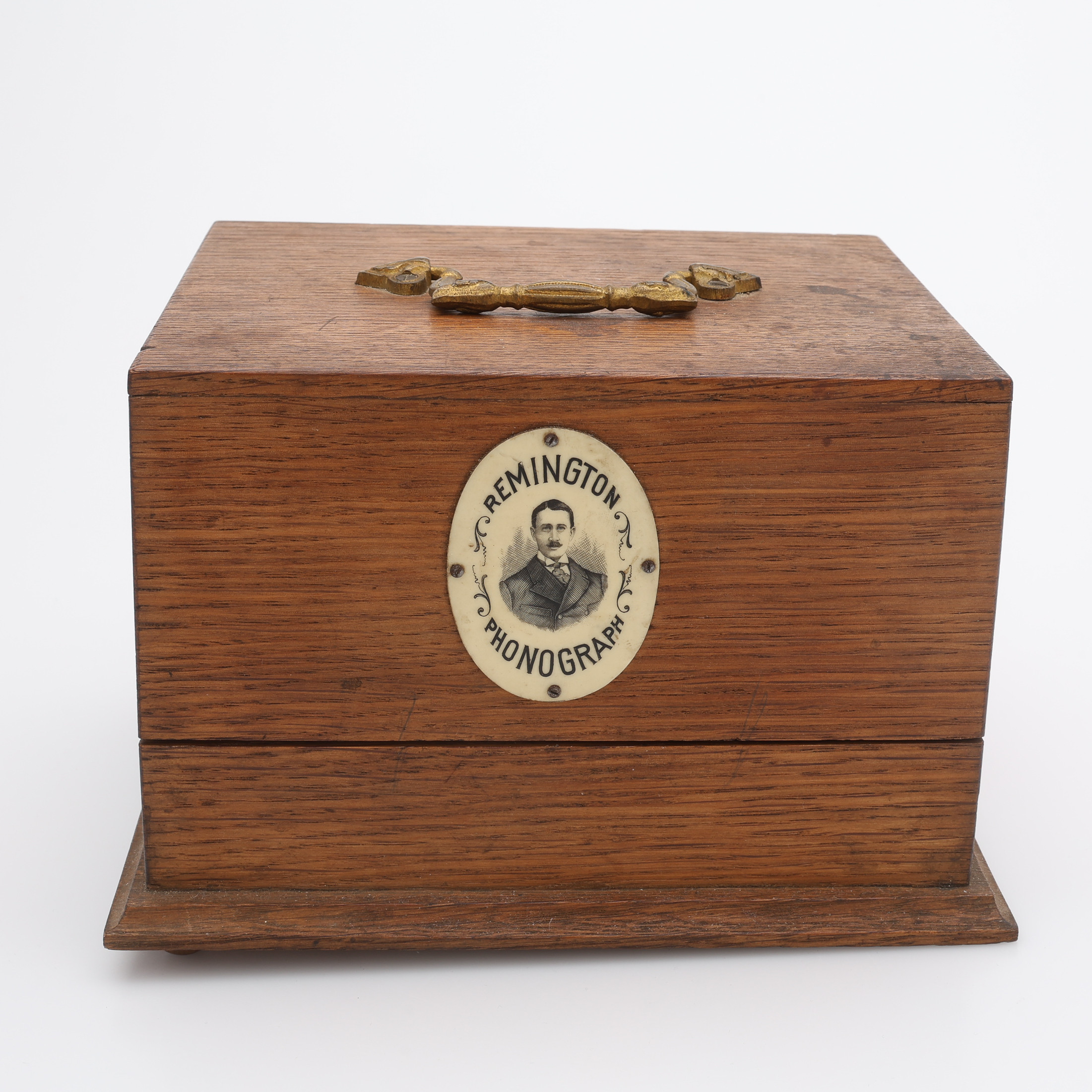 EN OVANLIG FONOGRAF/A SCARCE PHONOGRAPH, Remington, U.S.A, omkring/circa 1920.