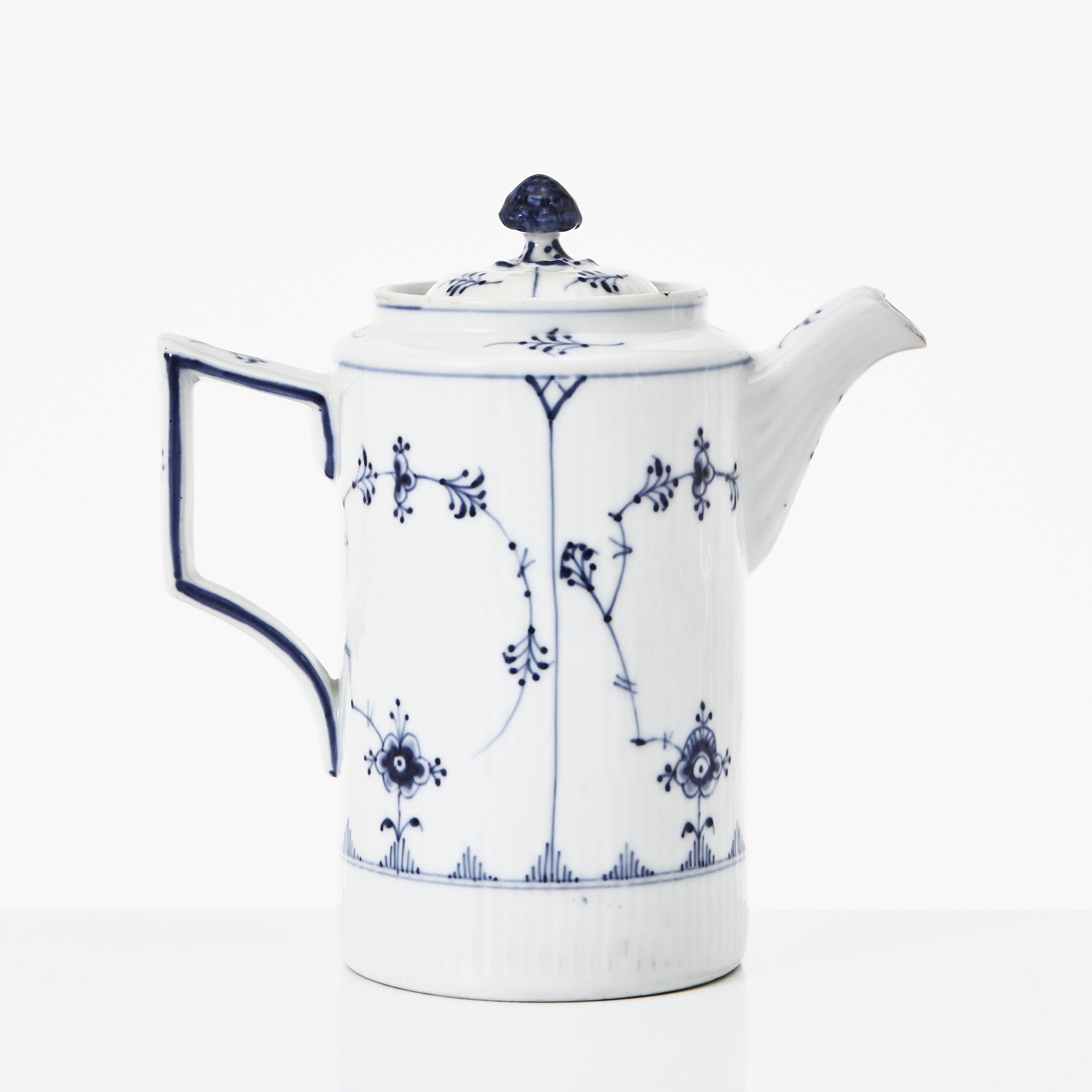 CHOKLADKANNA, porslin, Royal Copenhagen, "Musselmalet", modell 372, 1898-1923.