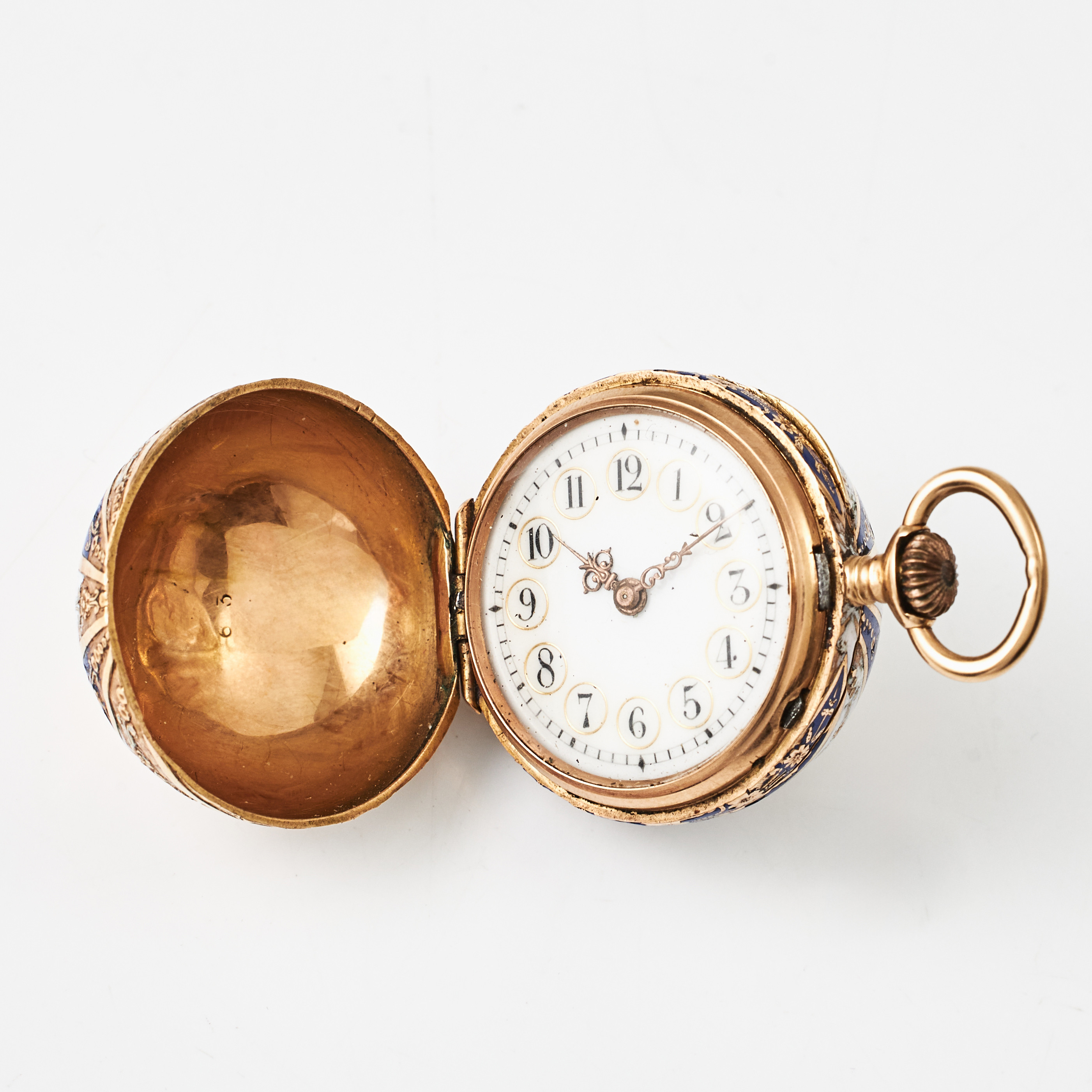 DAMHÄNGUR, 18 k guld, blå och vit emaljdekor, arabiska siffror, plexiglas, innerlock i 18 k guld.