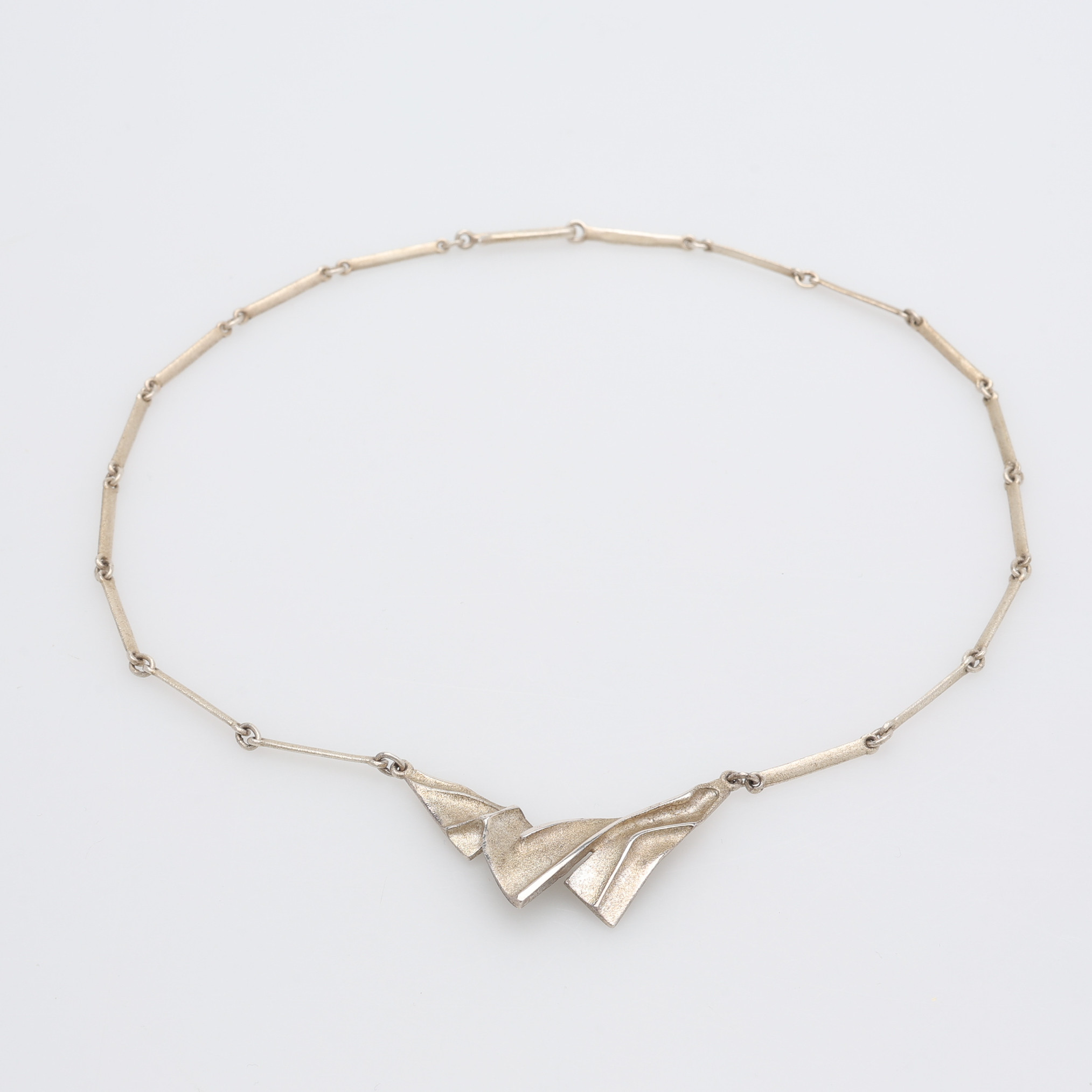 ZOLTAN POPOVITS. COLLIER, "MINTHE", LAPPONIA.
