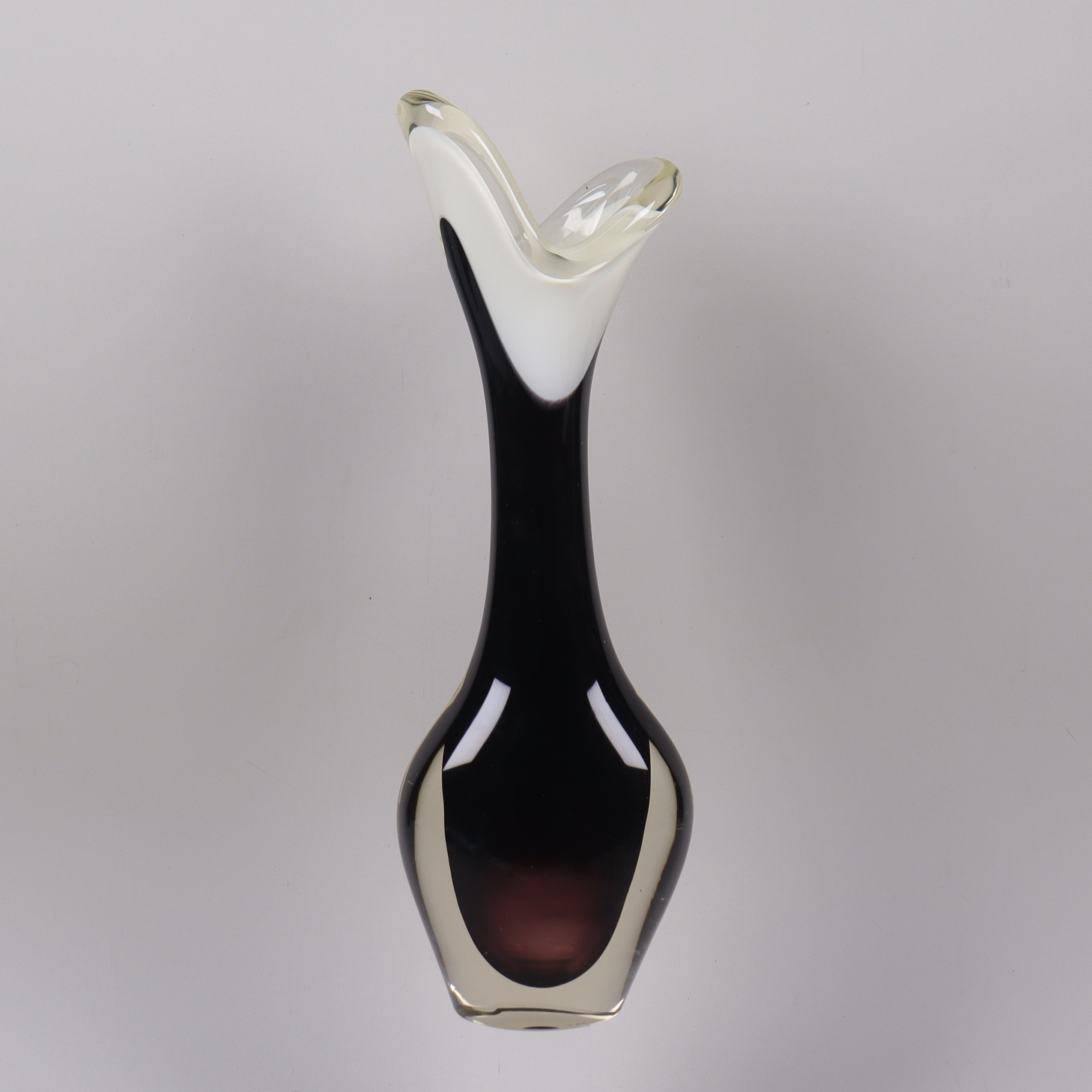 PAUL KEDELV. "Coquille", hög vas i glas, Flygsfors.