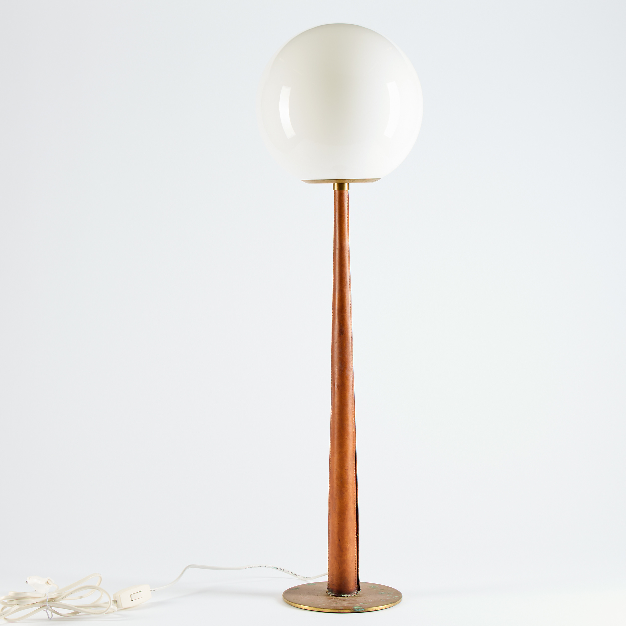 HANS AGNE JAKOBSSON. Bordslampa, modell B101, Hans-Agne Jakobsson AB, Markaryd, 1900-talets mitt.