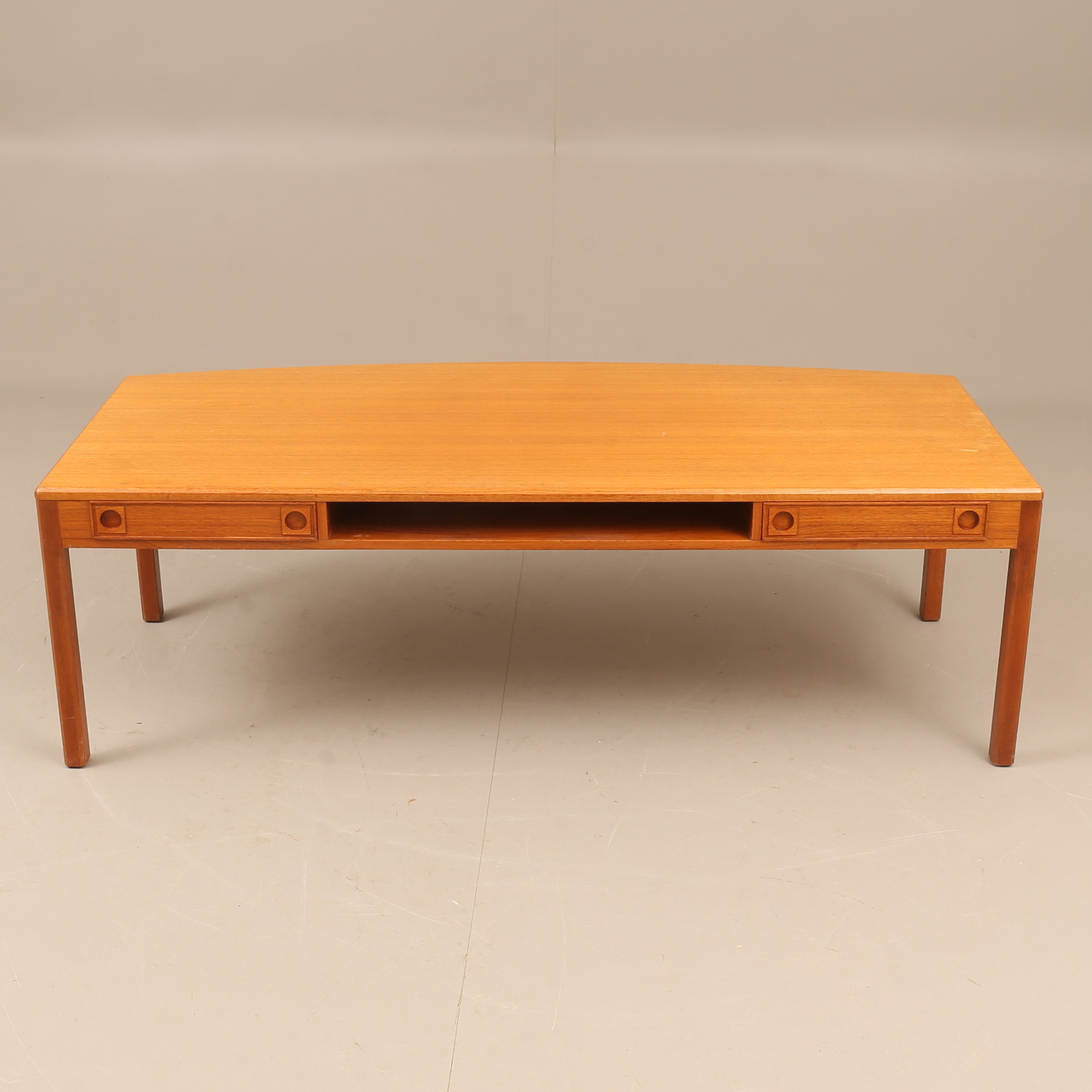 JOHANNES ANDERSEN. Soffbord, teak, Trensum, 1960-tal.