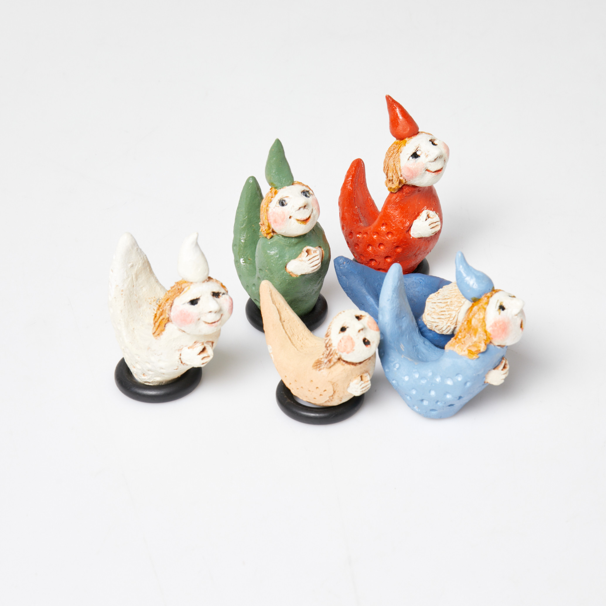 GUNILLA STÅHLE. FIGURINER, 6 st, målat lergods, olika kulörer.