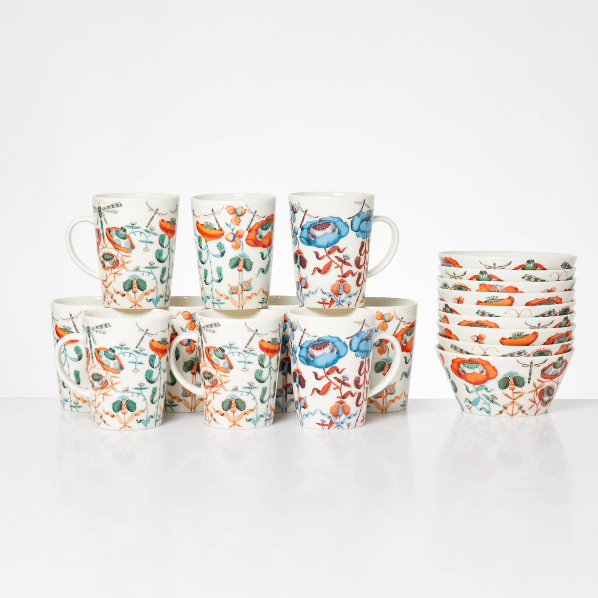 KLAUS HAAPANIEMI. "Korento", 10+9 dlr, muggar och skålar, porslin, undertill märkta, Iittala, samtida tillverkning.