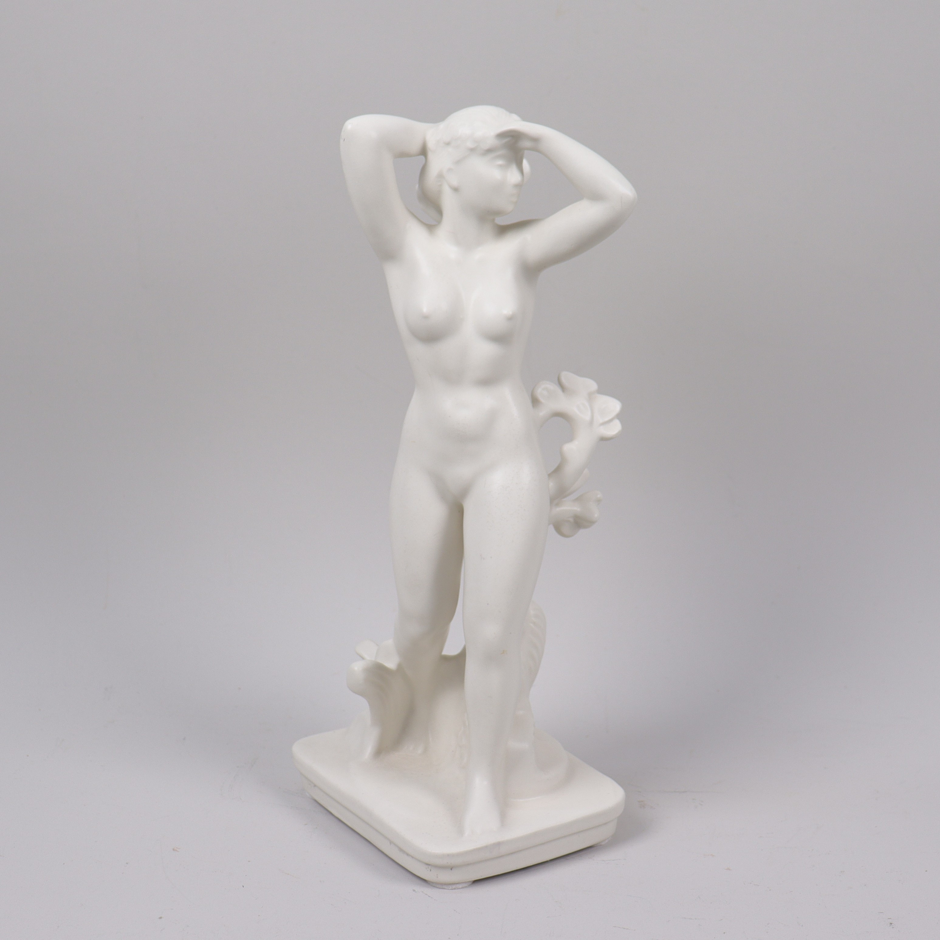 ARTHUR PERCY. Gefle, figurin i flintgods, "Flora" kvinnomodell.