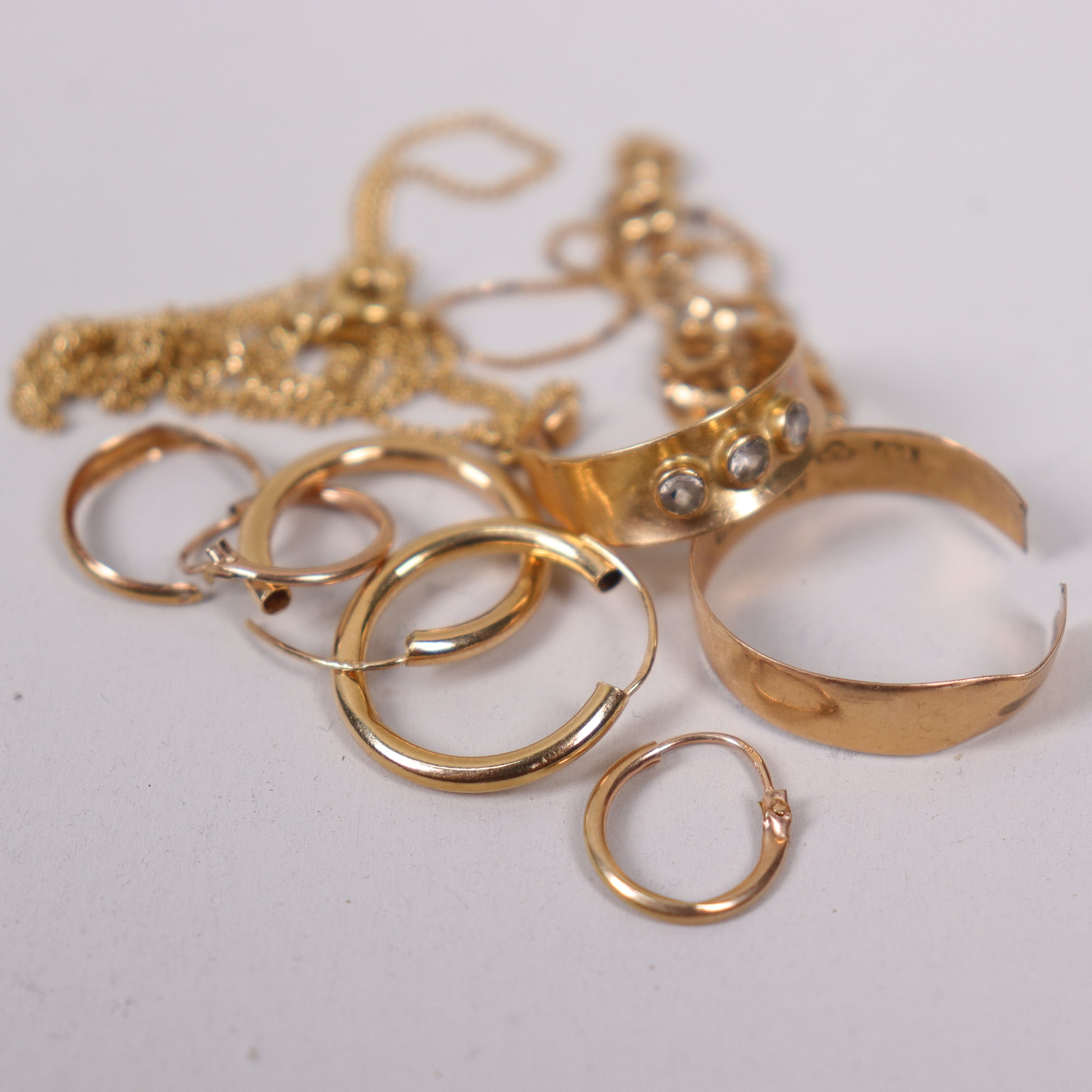 SMYCKEN, 18k guld, halsband, örhängen mm, vikt 8,48 gram.