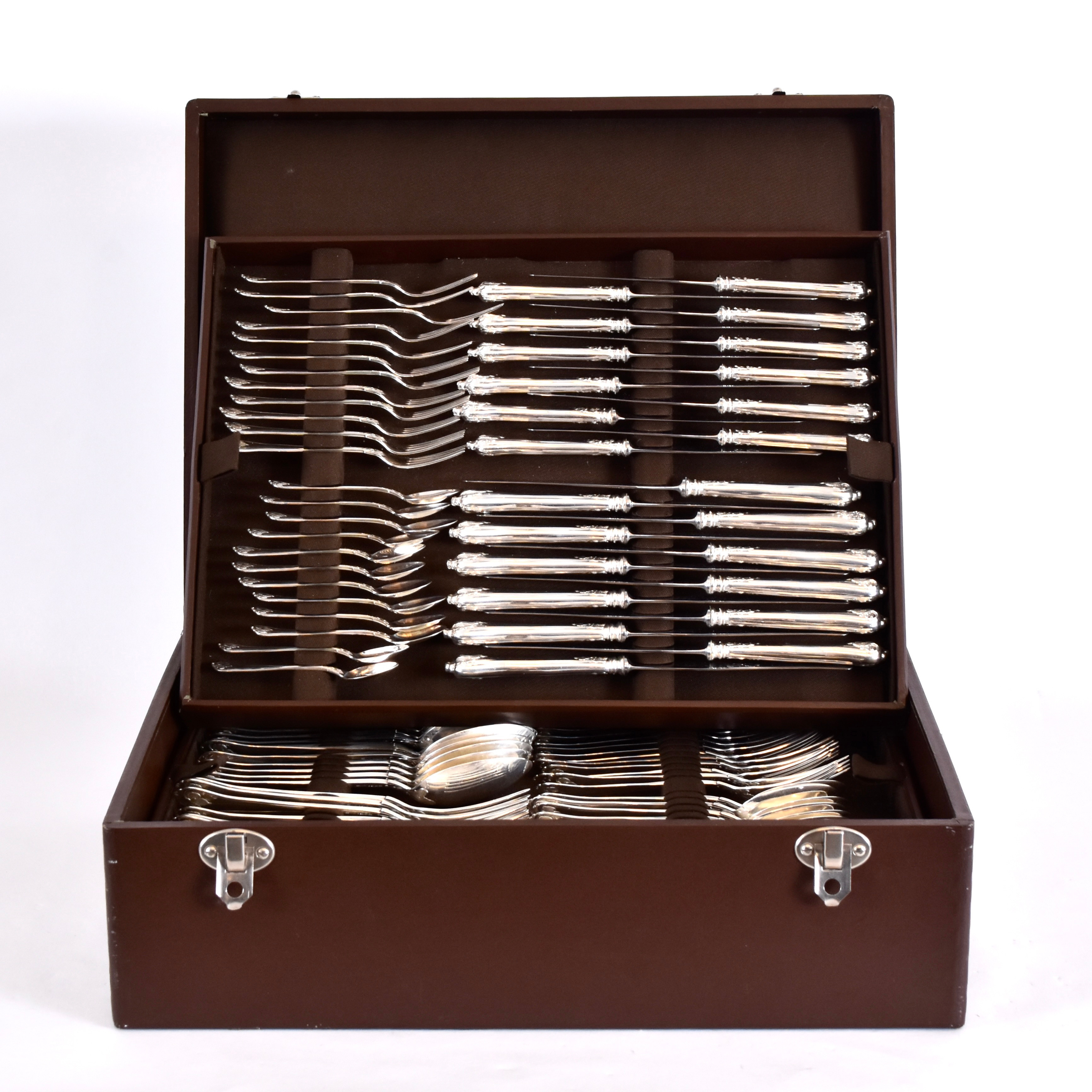 BESTICKSUPPSÄTTNING, 116 delar, silver, Carl Michael Cohr, Danmark, sachsisk modell, total vikt 3098 gram ( exklusive knivar med stålblad och fyllda skaft dessa total vikt 2415 gram).