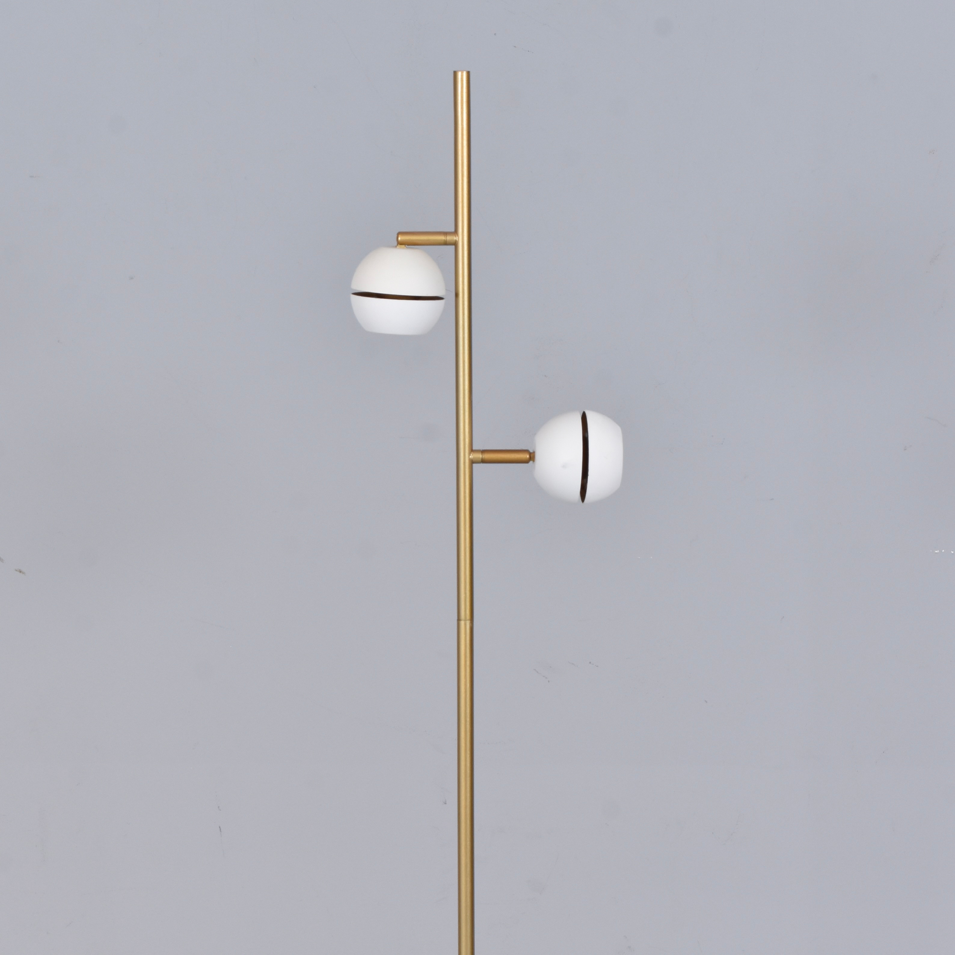 GOLVLAMPA, Lucide, samtida.