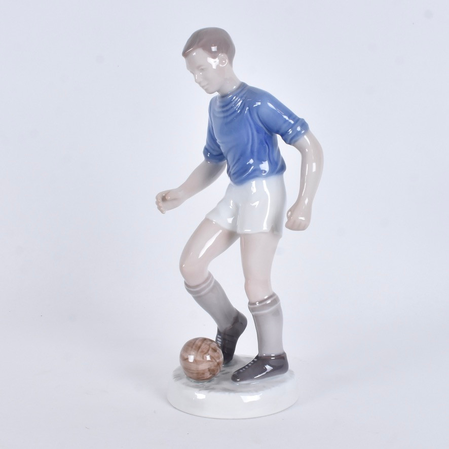 FIGURIN, porslin, Fotbollsspelare ,Bing&Gröndahl, Danmark.