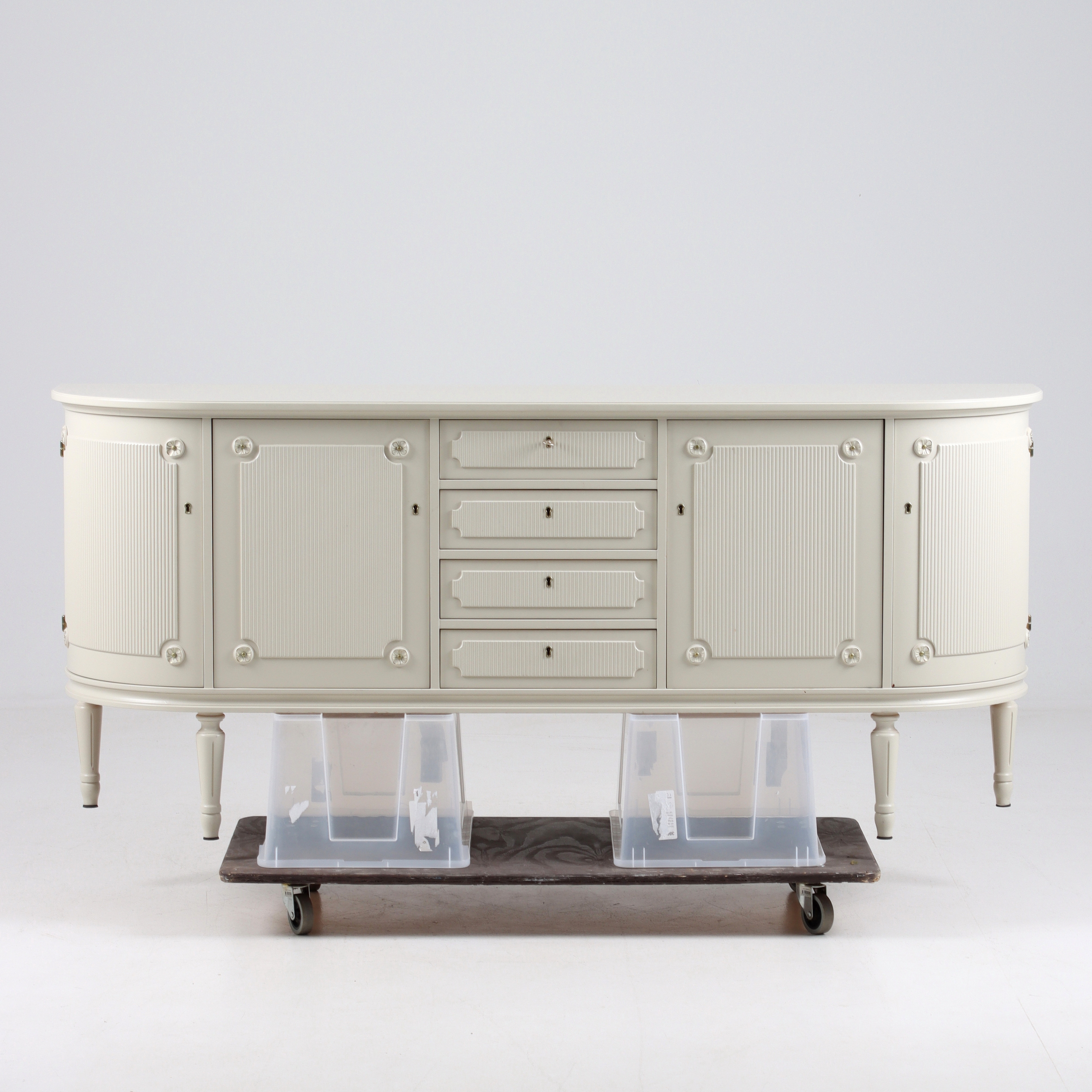 SIDEBOARD, Gustaviansk stil, 1900-talets andra hälft.