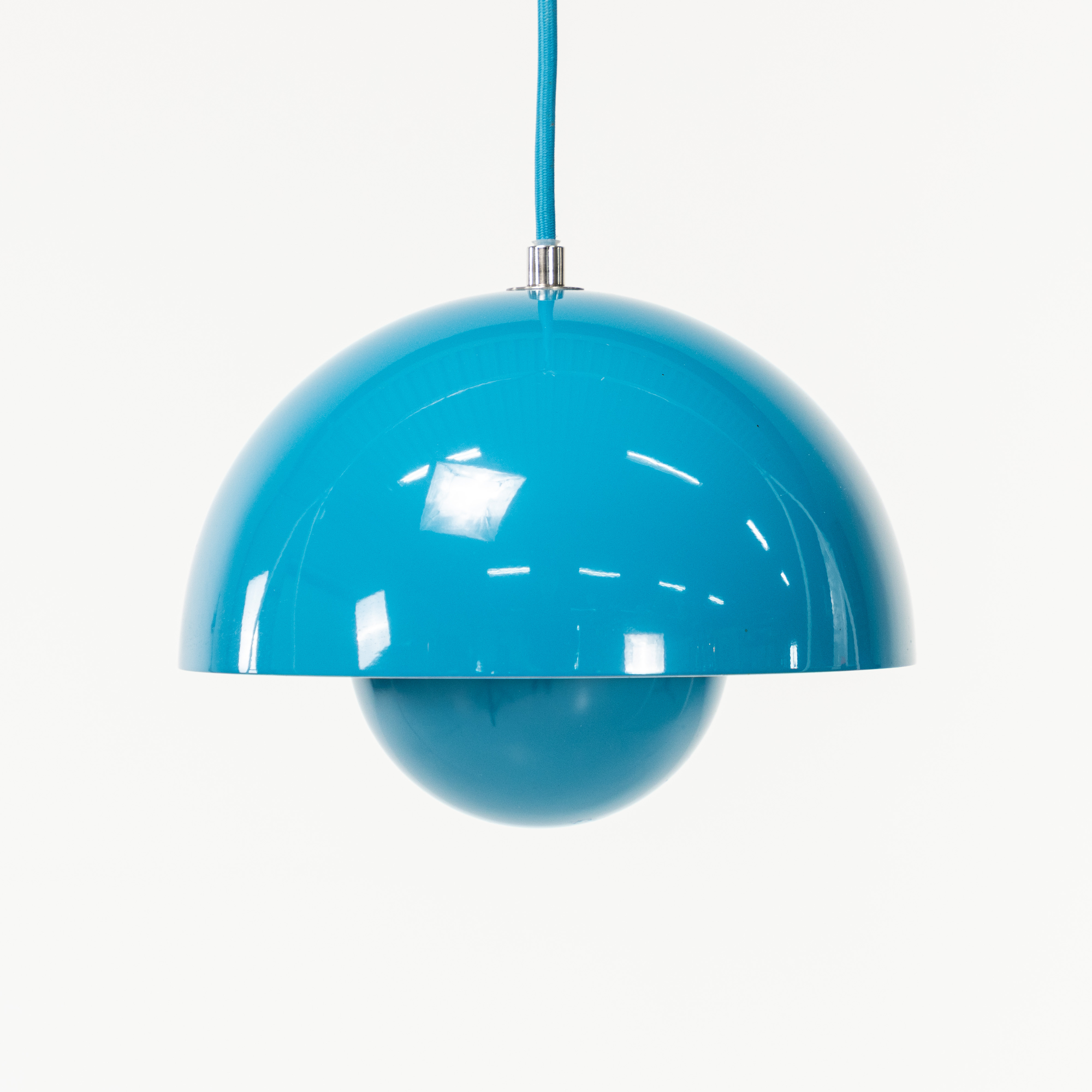 VERNER PANTON. Taklampa, "Flowerpot VP1", &Tradition, Danmark.