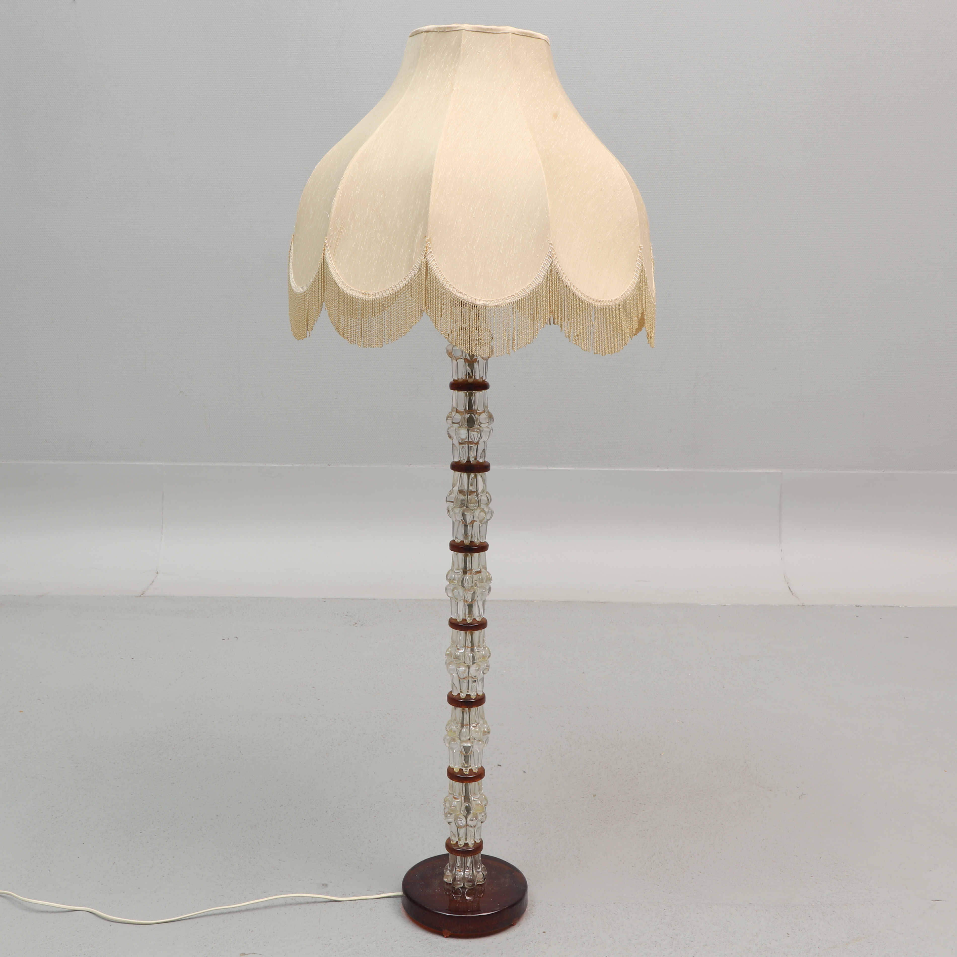 CARL FAGERLUND. Golvlampa, glas, Orrefors, 1900-talets andra hälft.