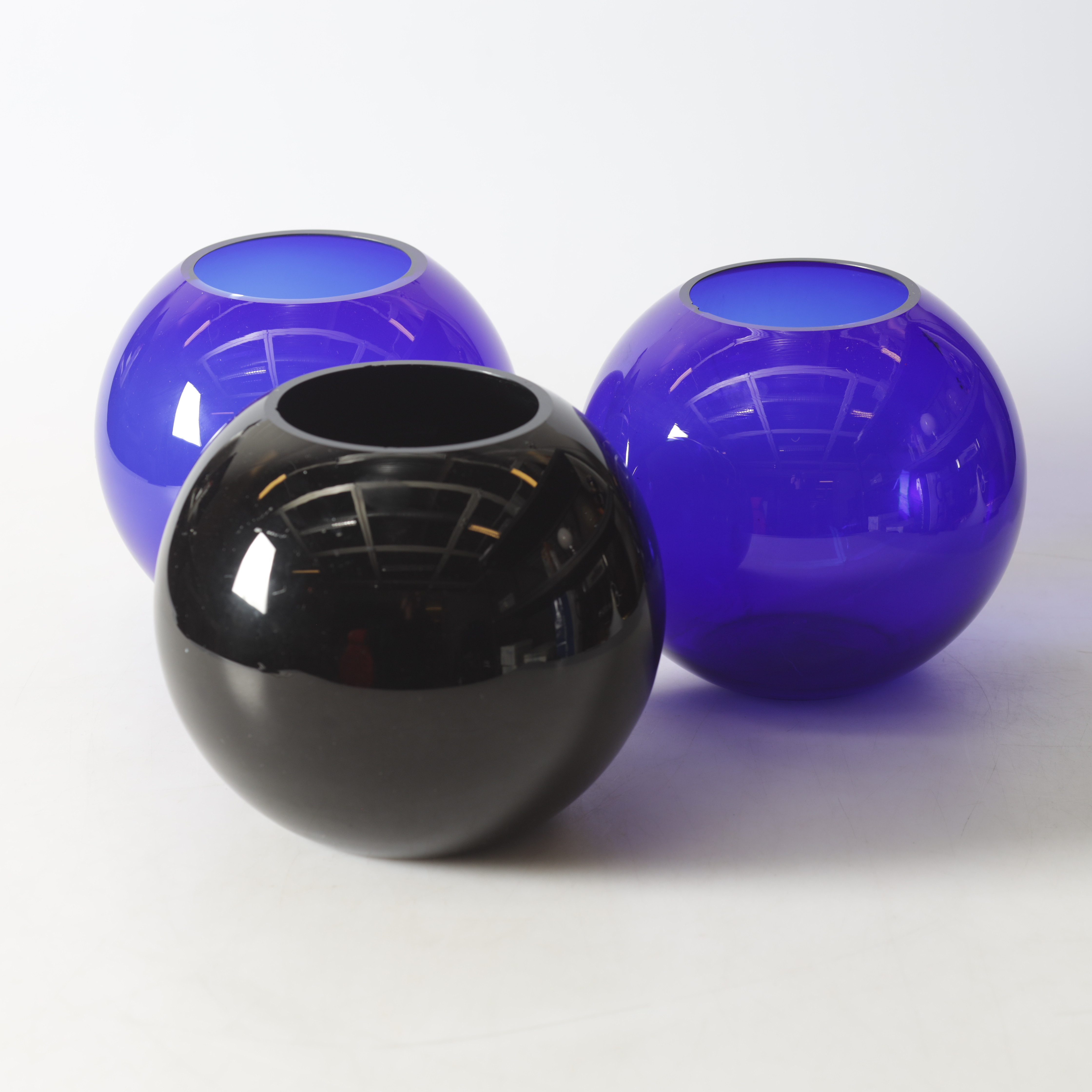 KLOTVASER, 3 st, glas, funkis, 1930-tal.