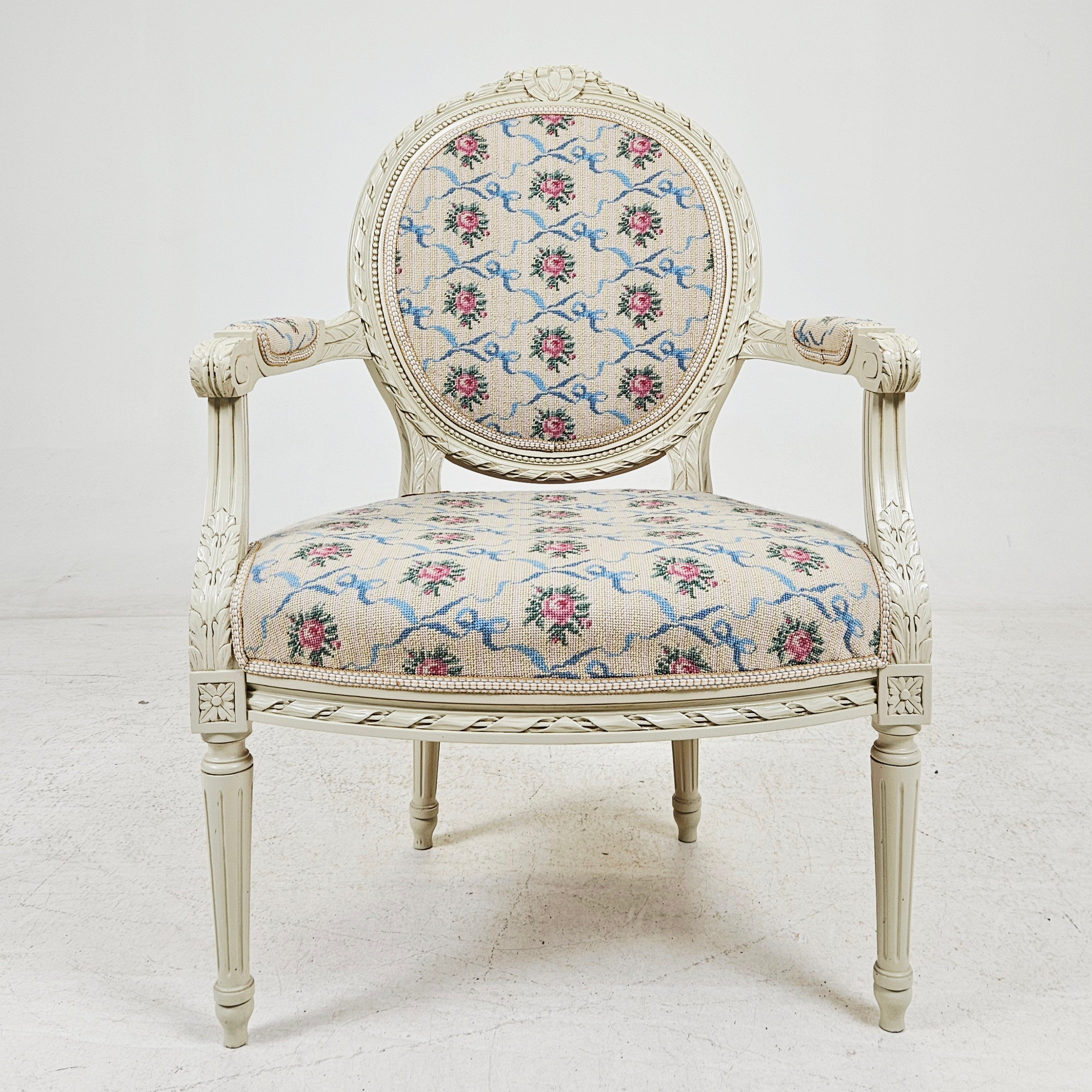 FÅTÖLJ, gustaviansk stil, 1900-tal.