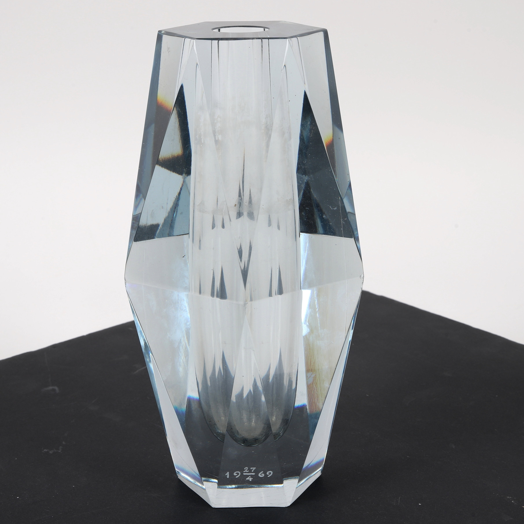 ASTA STRÖMBERG. Vas, glas, "Diamant", Strömbergshyttan, osignerad.