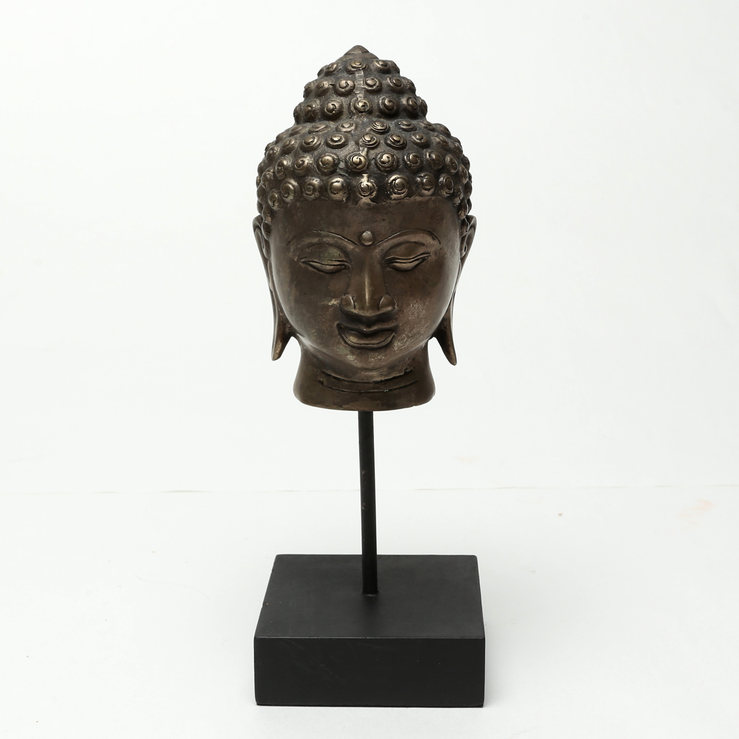 BUDDHAHUVUD, metall, modernt.