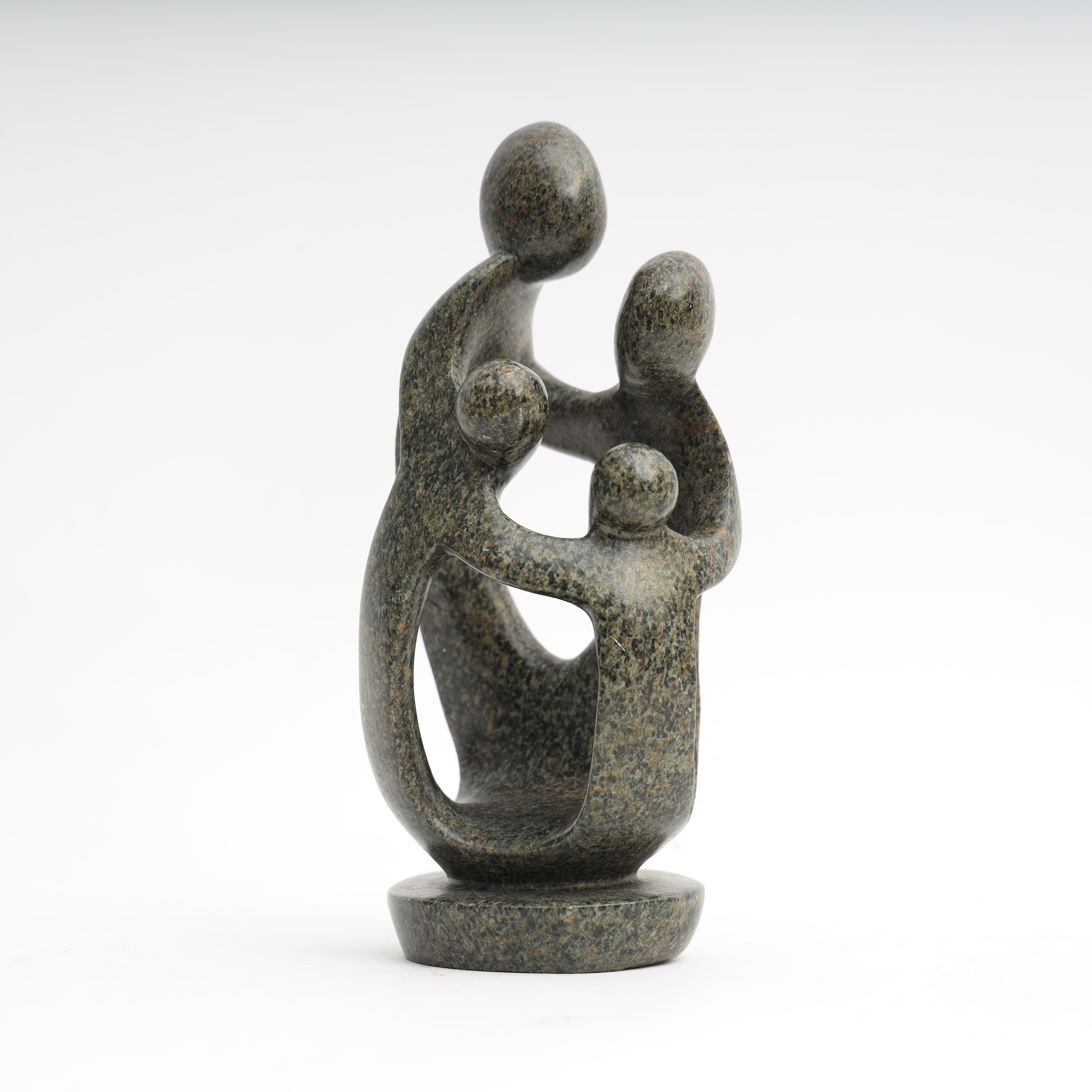 SKULPTUR, skuren sten, föreställande figurer.