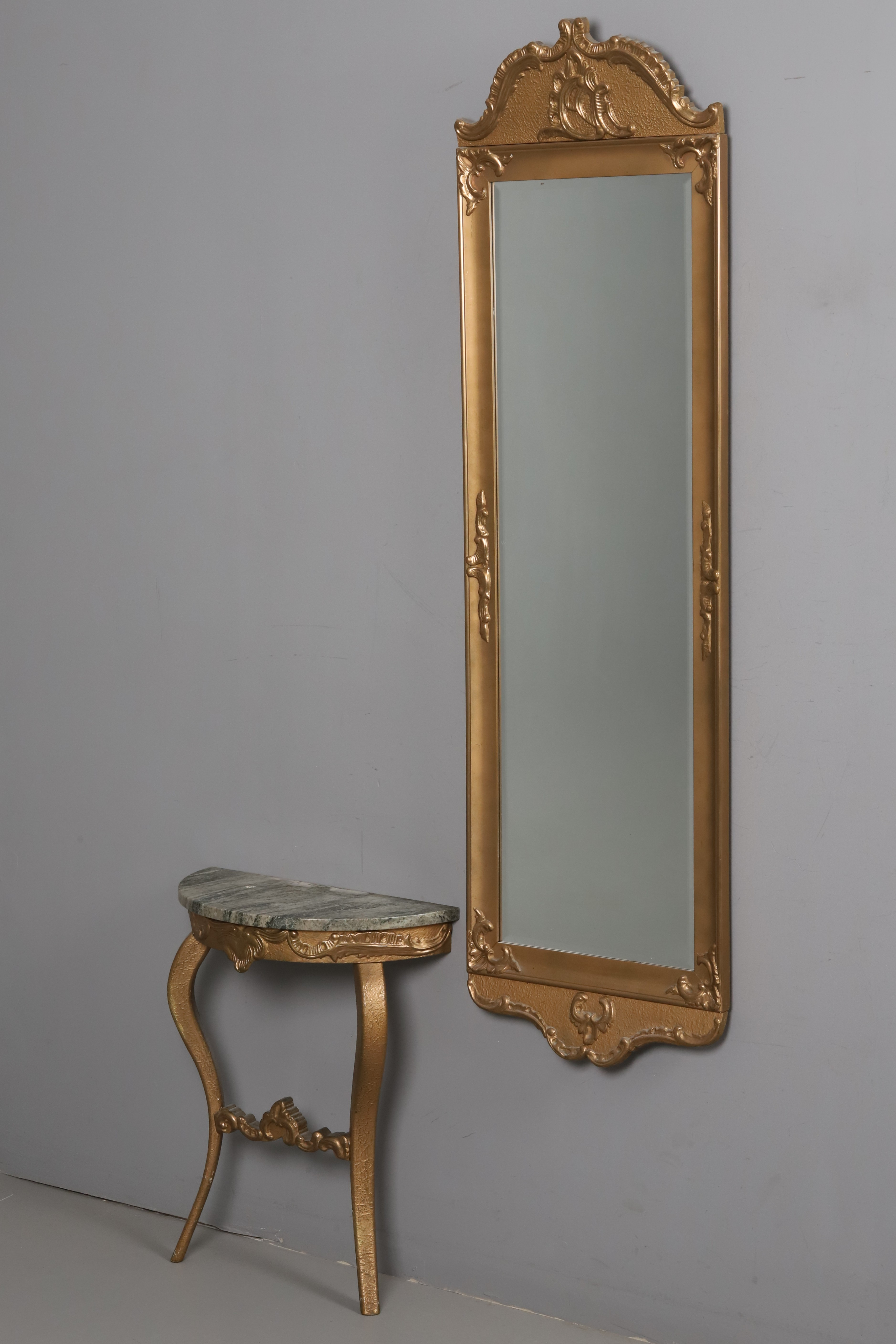 SPEGEL & KONSOLBORD, bronserad, 1900-tal.