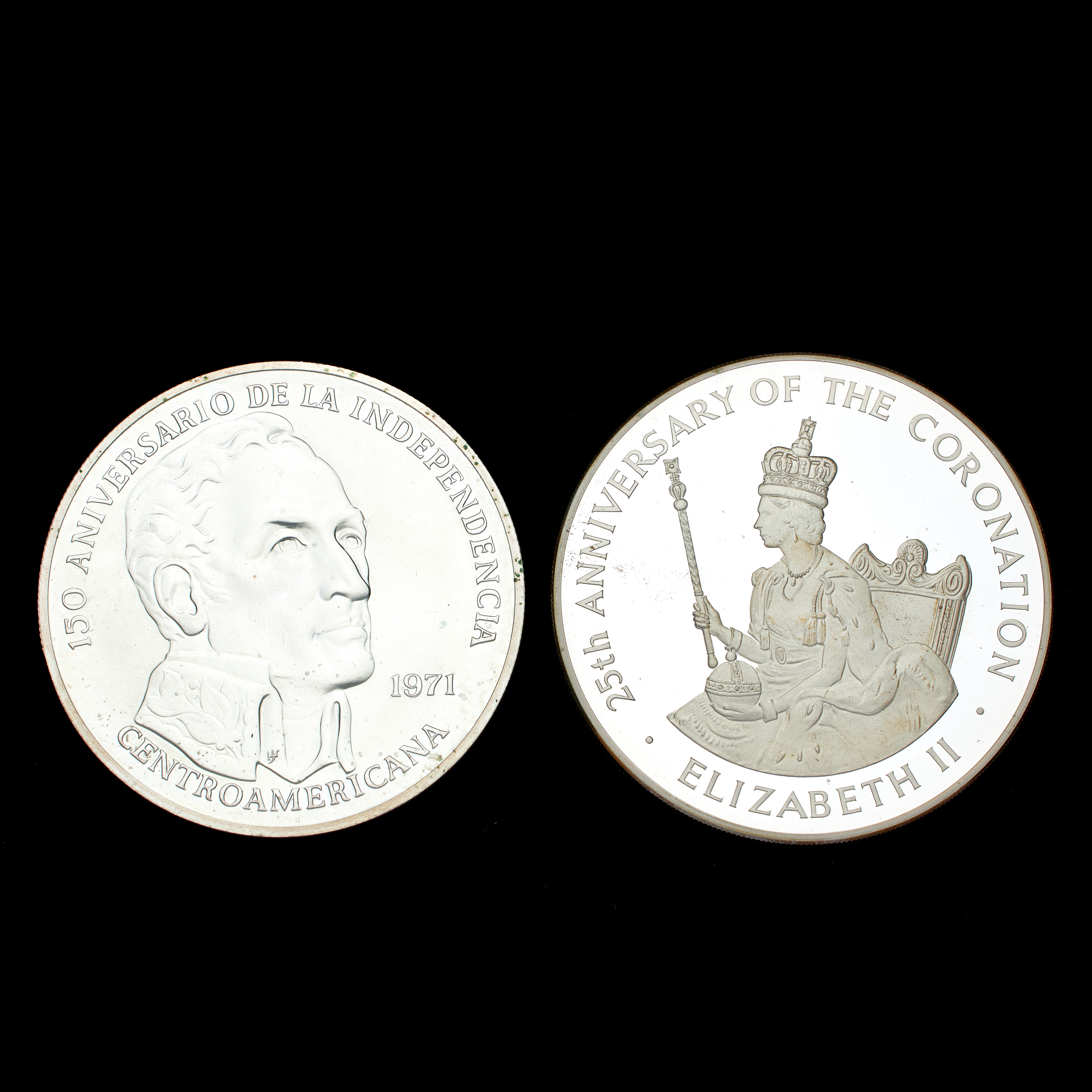 SILVERMYNT 2 st, Panama, 20 Balboa 1971, sterling samt minnesmynt Elizabeth II 25 år efter kröningen, Jamaica 1978.