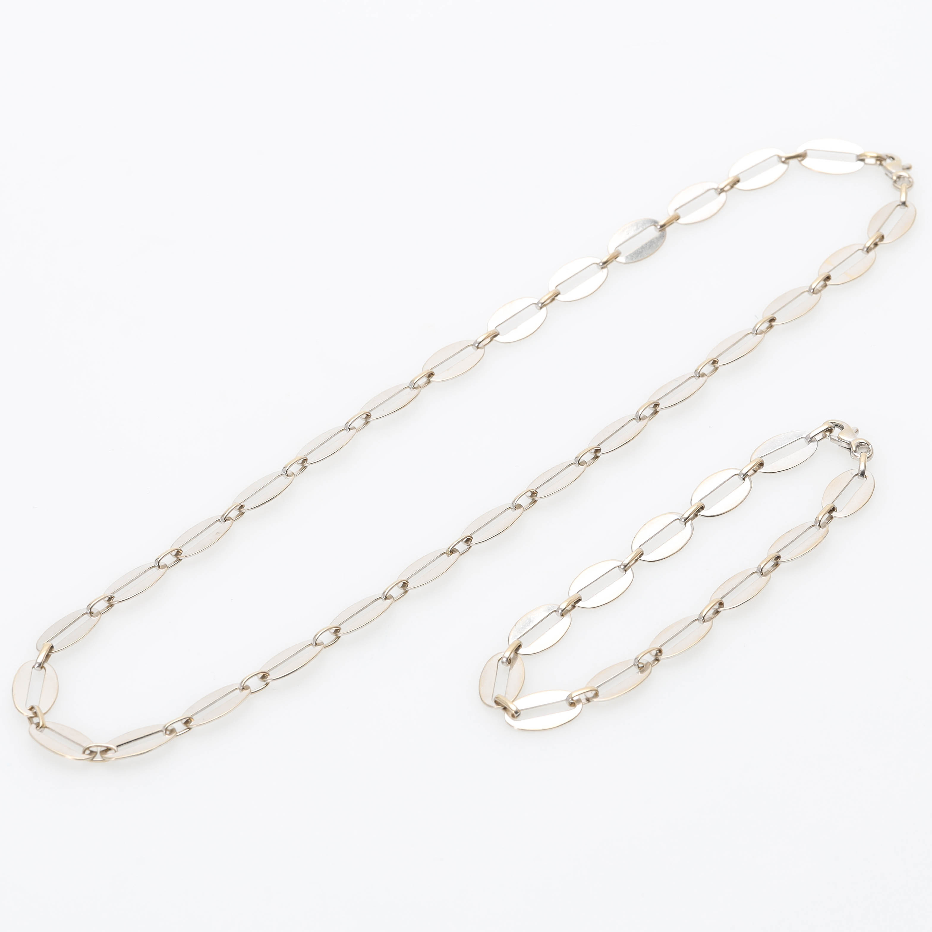 COLLIER samt ARMBAND, 18 k vitguld, total vikt 23,2 gram.