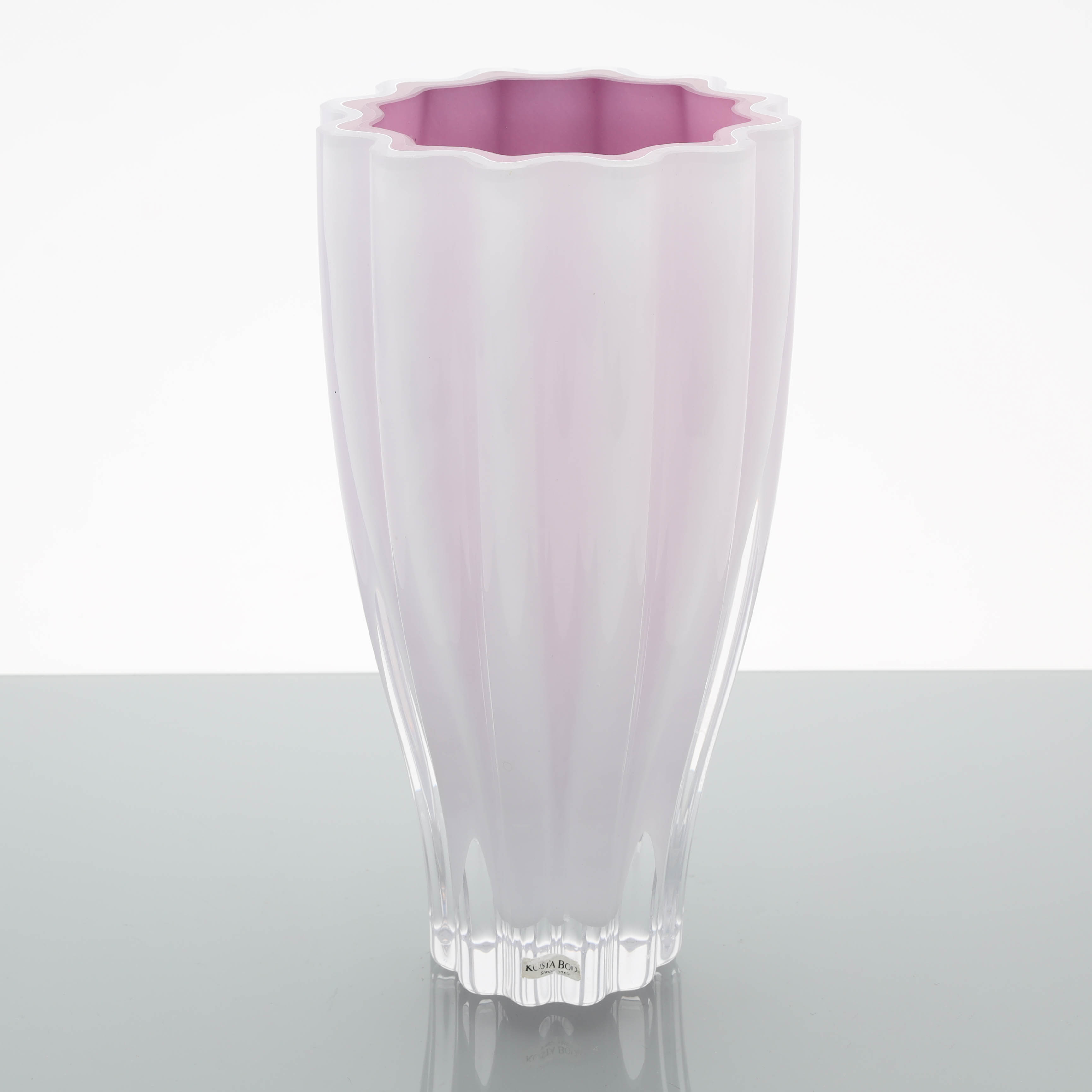 ANN WÅHLSTRÖM. Vas, glas, signerad, Kosta Boda.