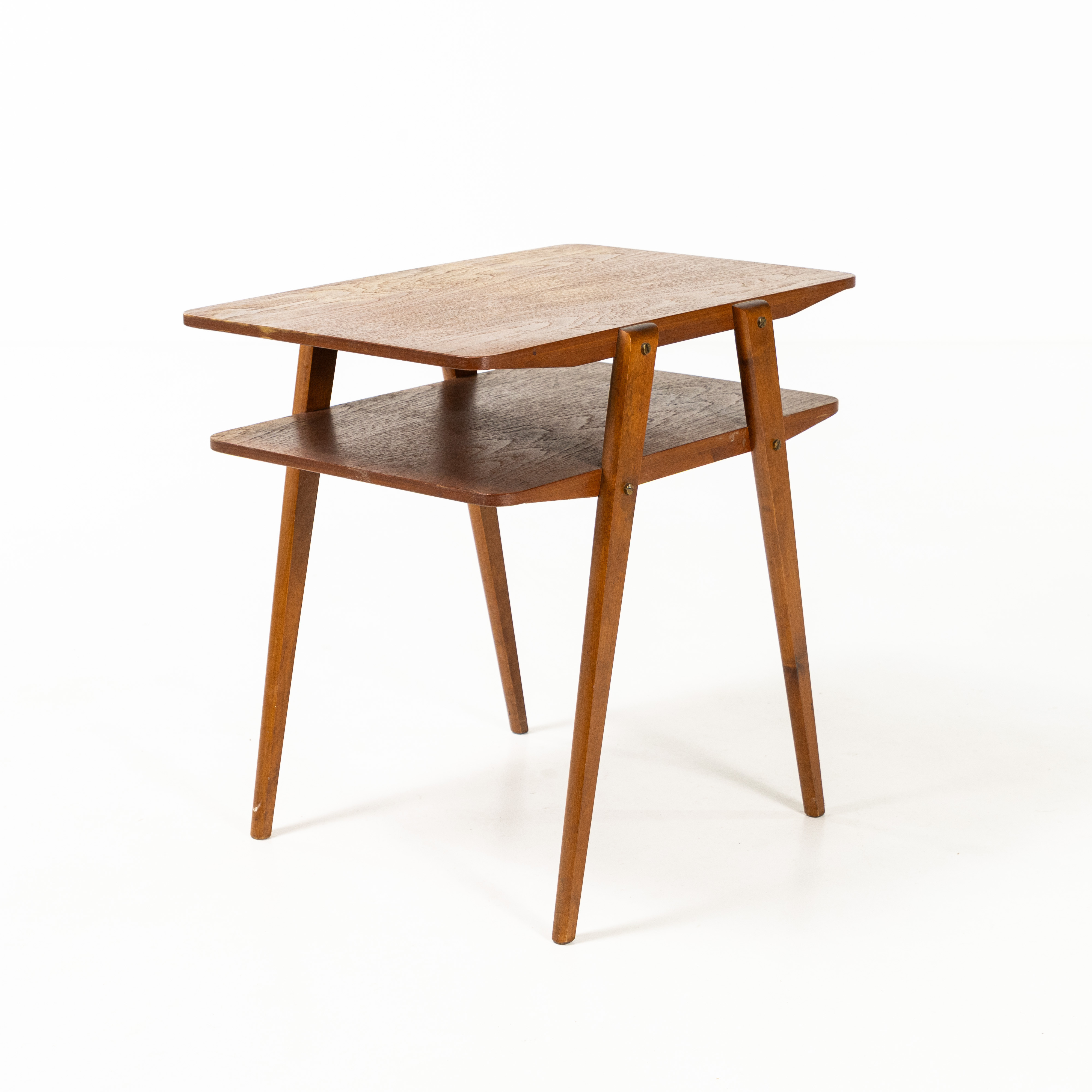 SIDOBORD. Teak, med tidningshylla, 60-tal.