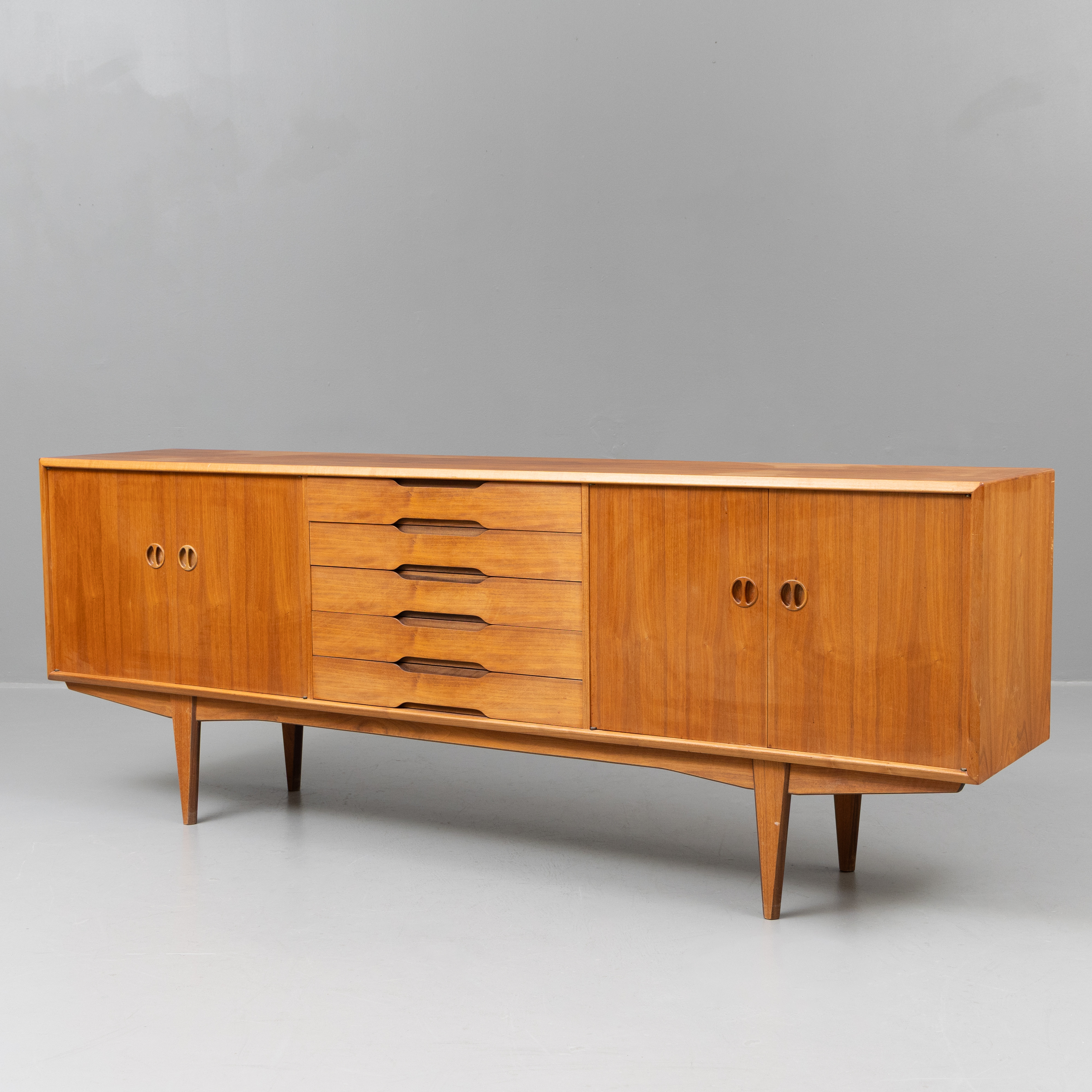 SIDEBOARD, teak/valnöt, Gustav Bahus, Bergen, Norge, 1950/60-tal.