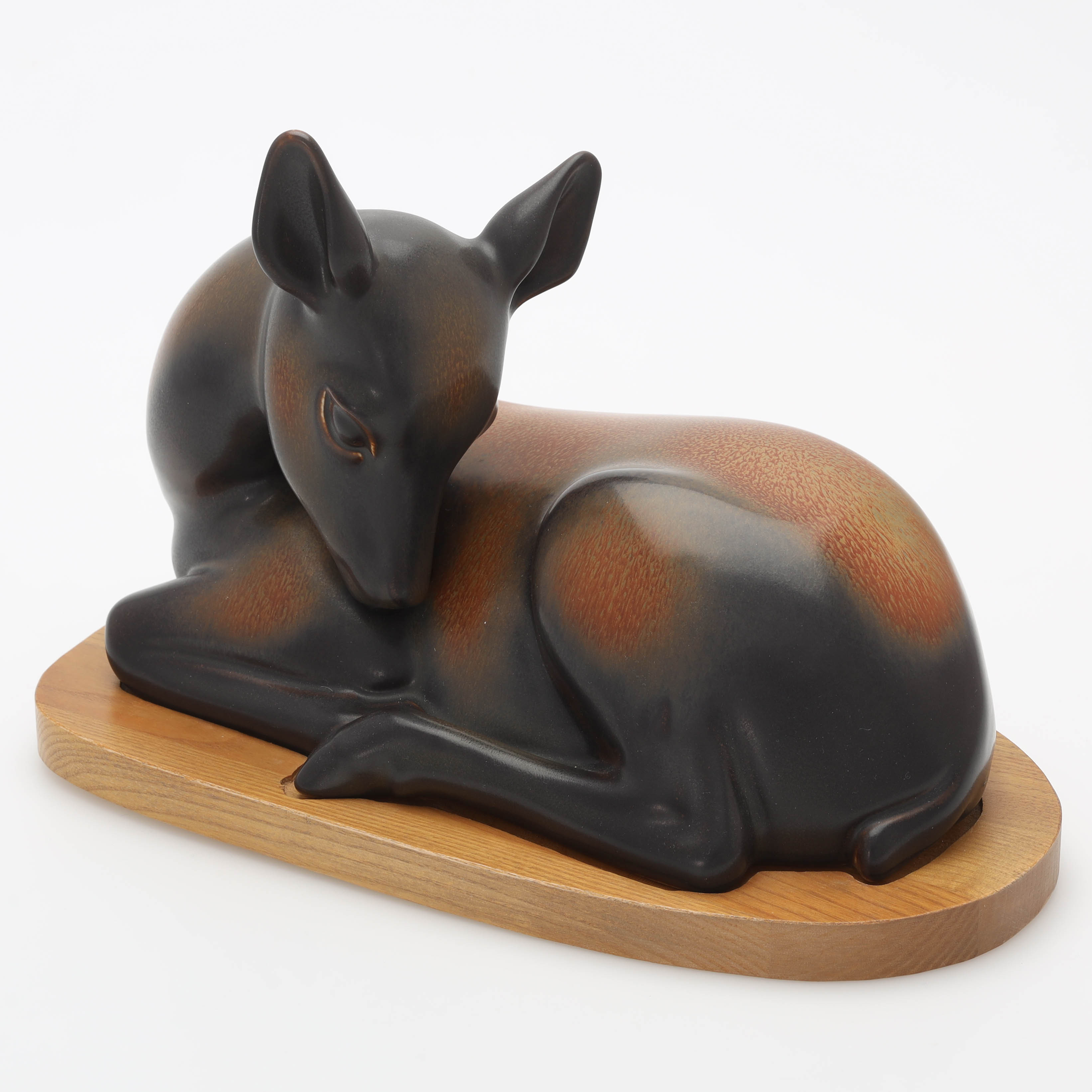 GUNNAR NYLUND. Figurin, rådjur, glaserat stengods, monogramsignerad GN, Rörstrand.