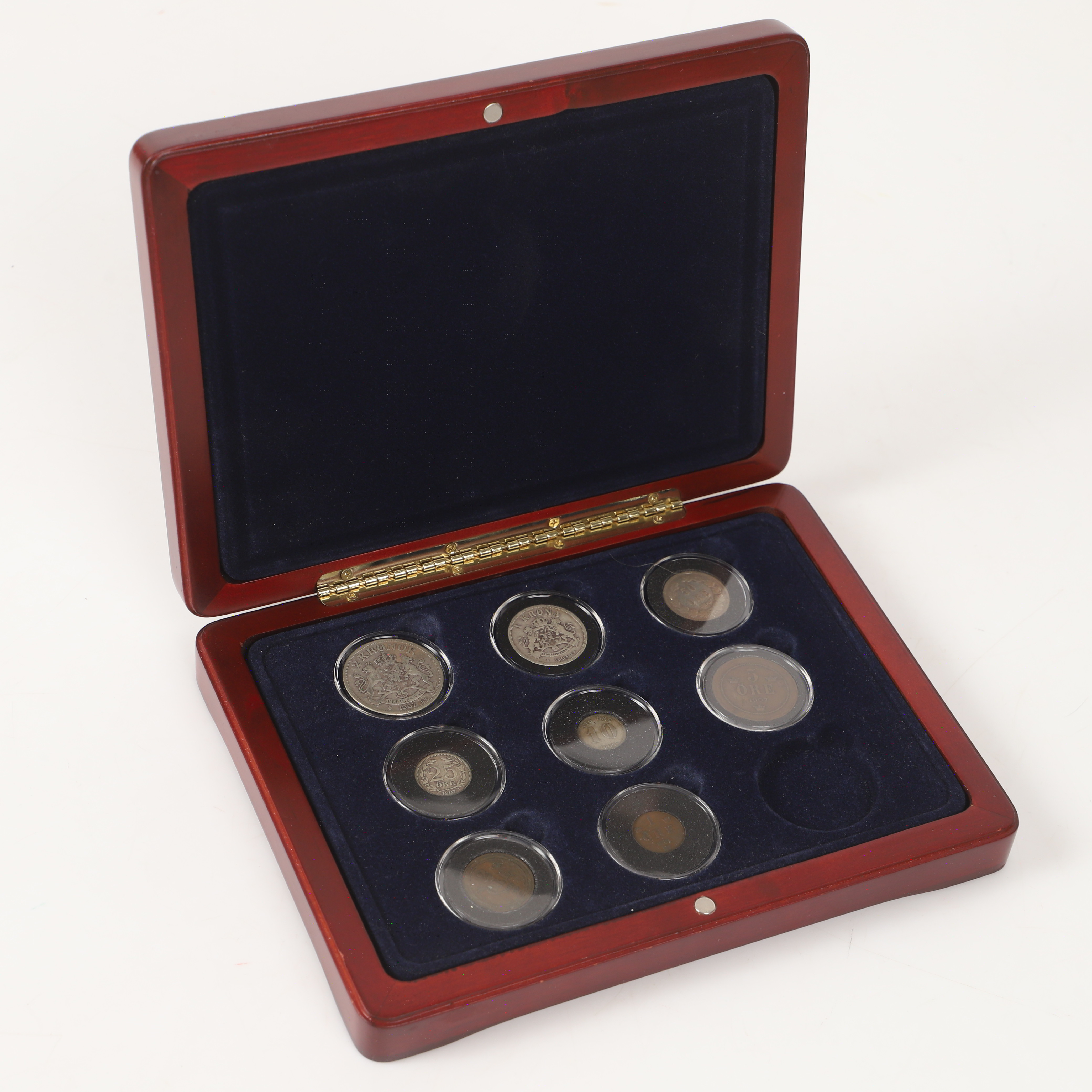 MYNT, 8 stycken i etui, Oscar II komplett set, 1800/1900-tal.