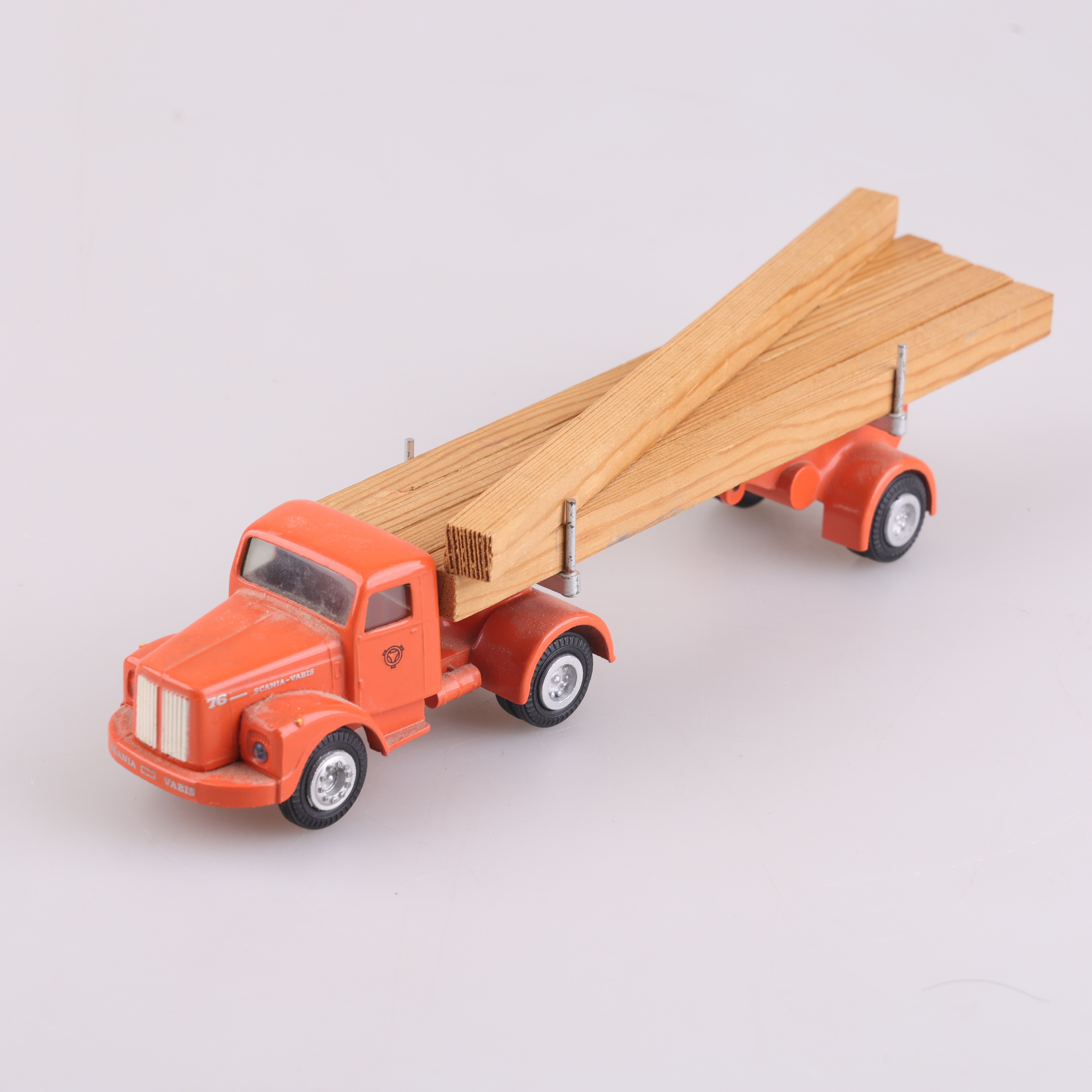 MODELLBIL, Tekno 483 Scania-Vabis timmerlastbil.