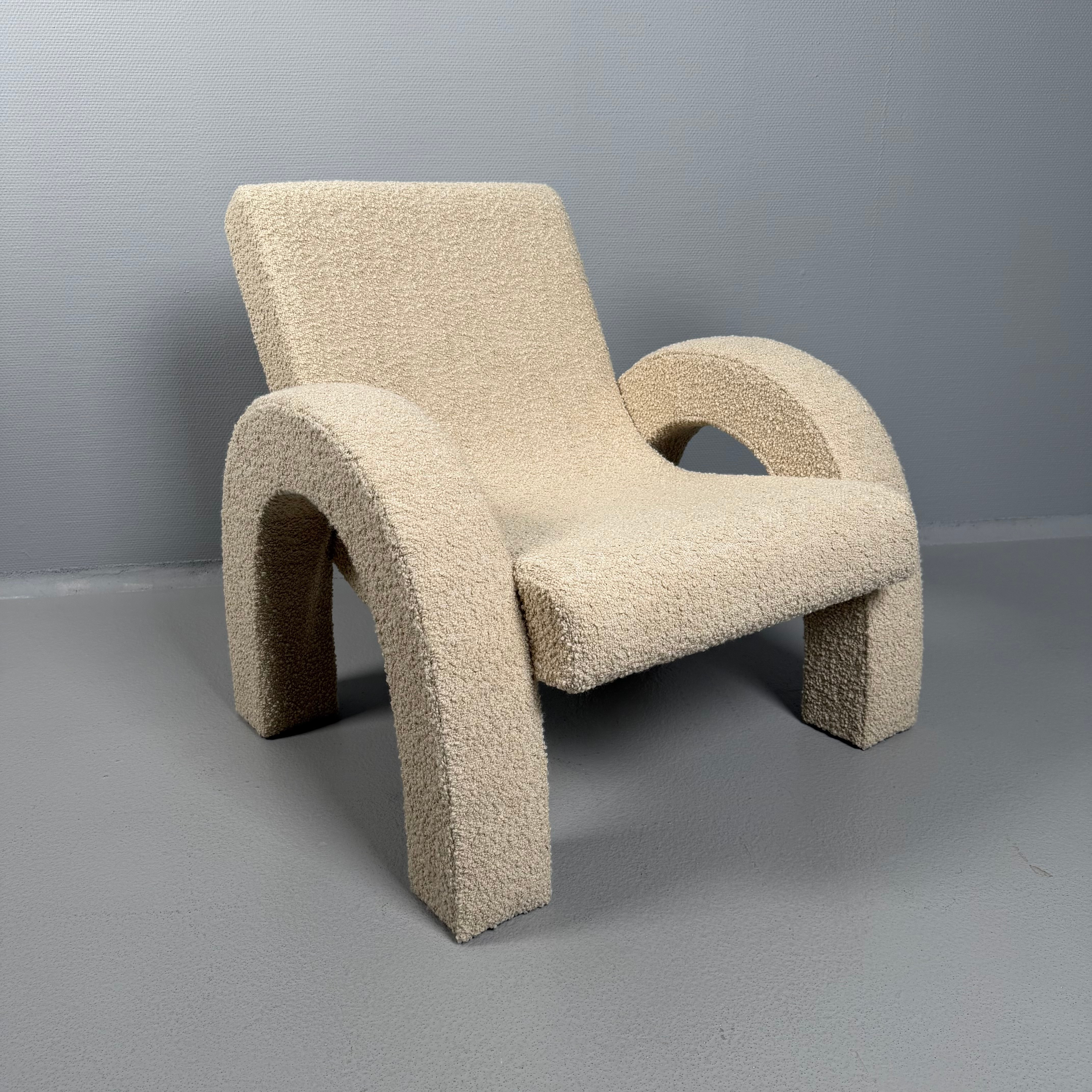 EDIN & LINA KJELLVERTZ, Stol/ Loungefåtölj, "Arco", samtida, design för Dusty Deco, klädsel "Tresigallo 02".