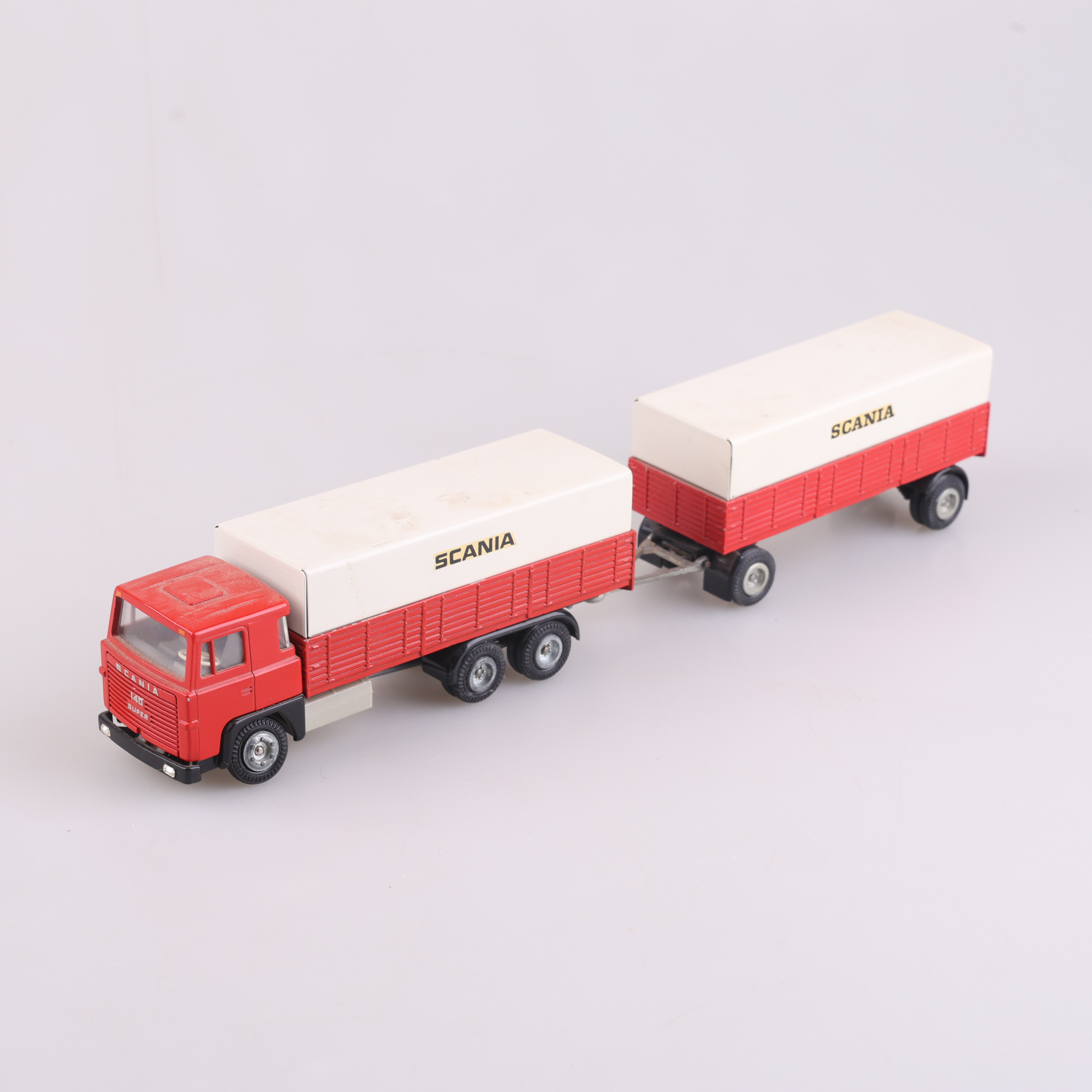 MODELLBIL, Tekno lastbil 420, med släp 452 Scania 140.