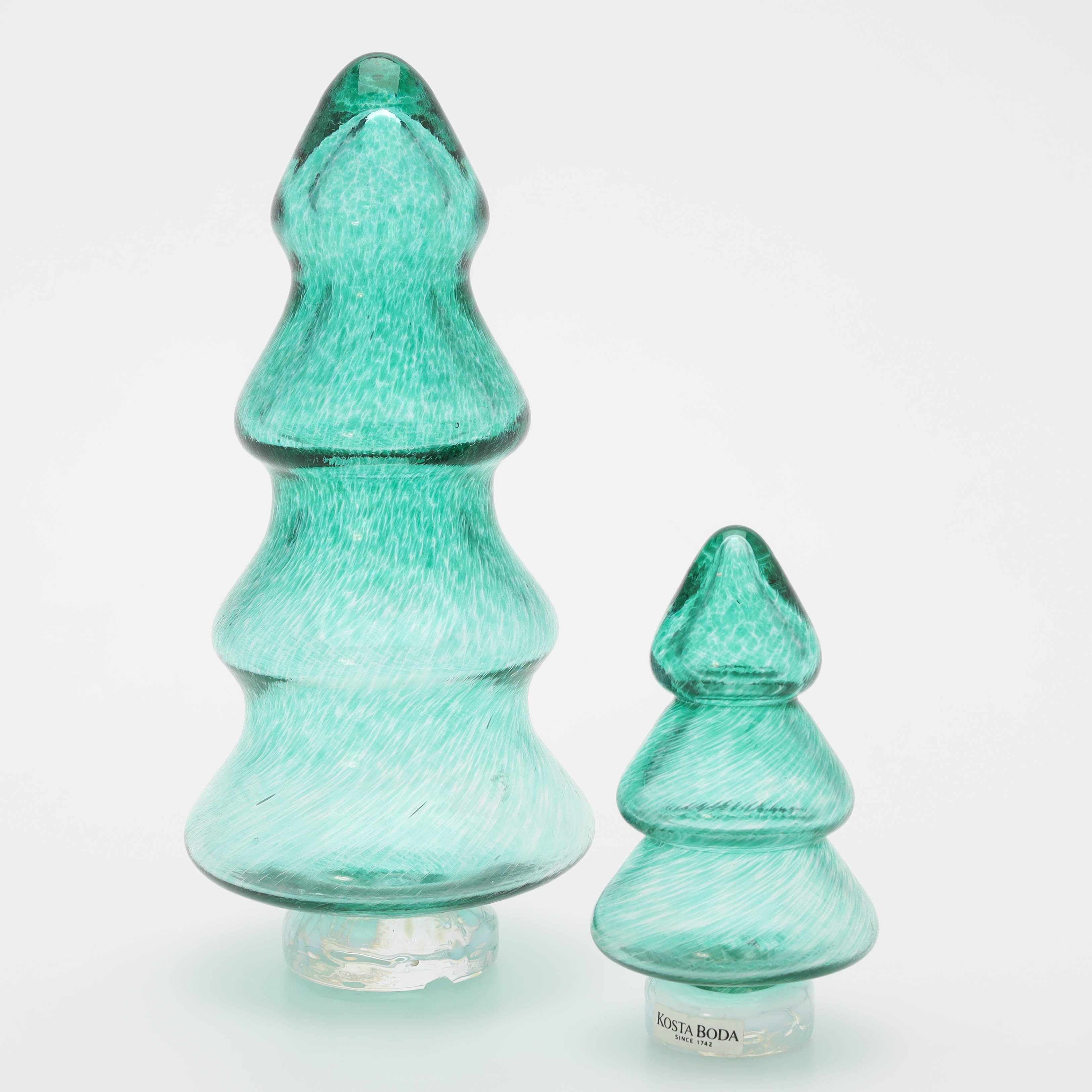 GUNNEL SAHLIN. Glasskulpturer, 2 st, granar, Kosta Boda.