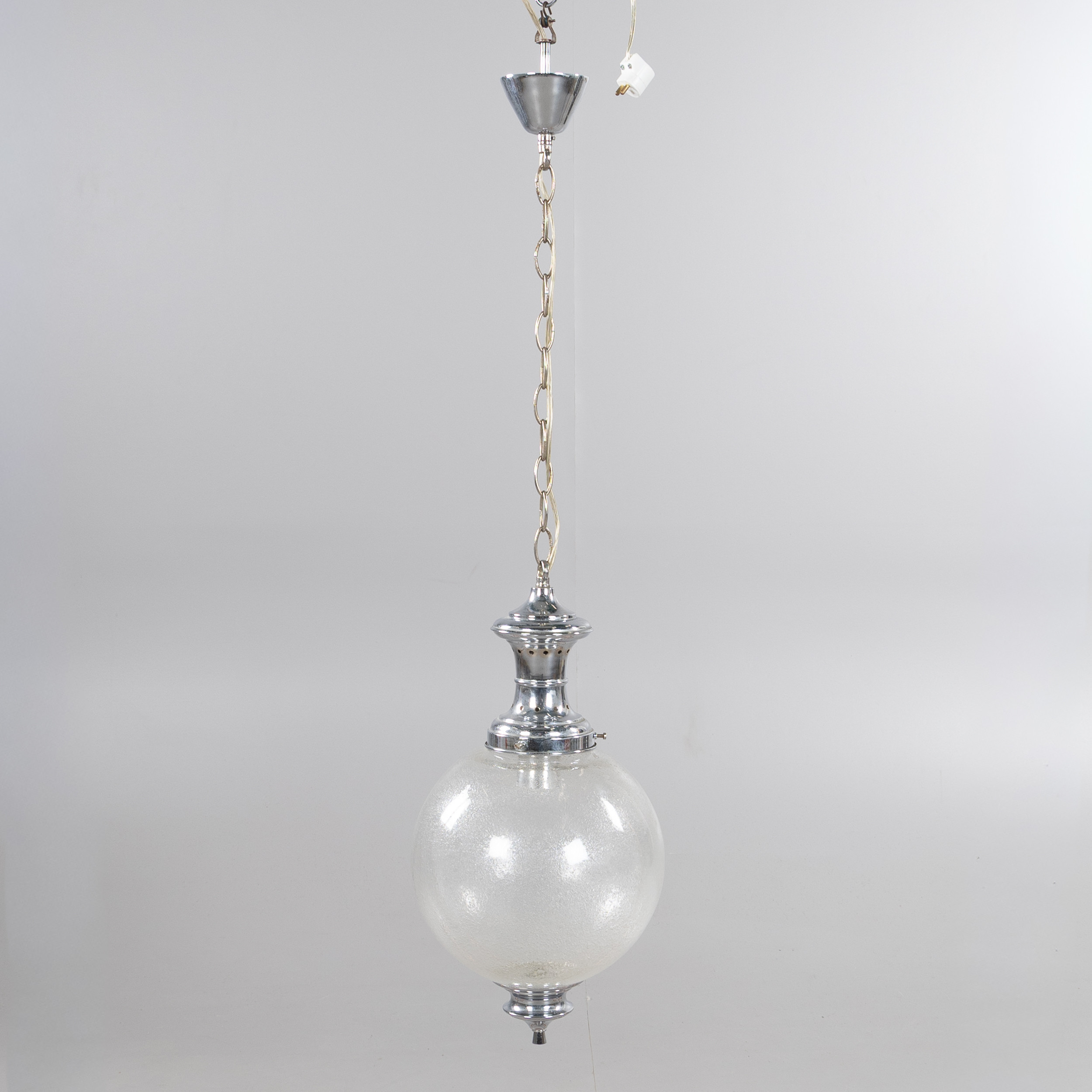 TAKLAMPA, metall med glaskupa, 1900-talets första hälft.