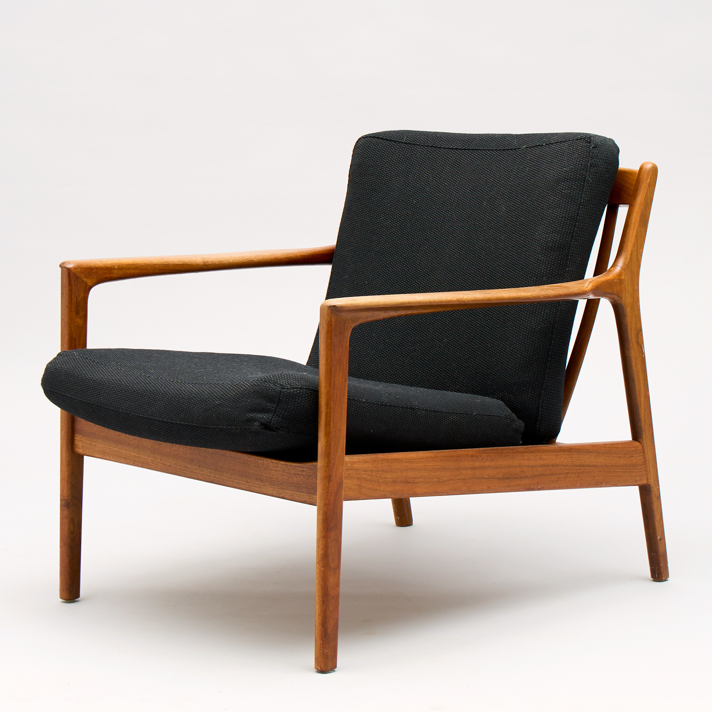 FOLKE OHLSSON (1919-2003). Fåtölj, "USA 75", för Dux.