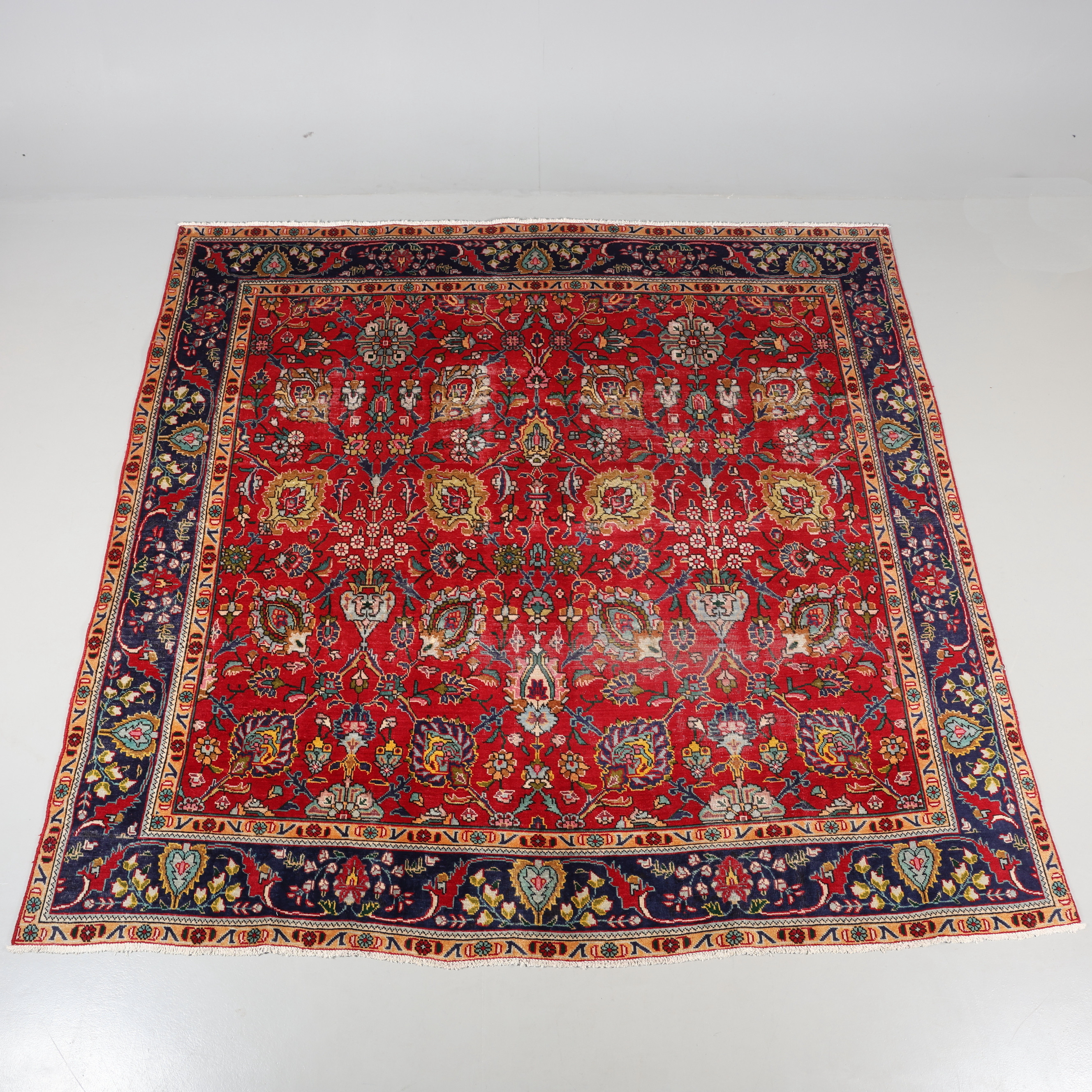 MATTA, orientalisk, handknuten, 291x281 cm.